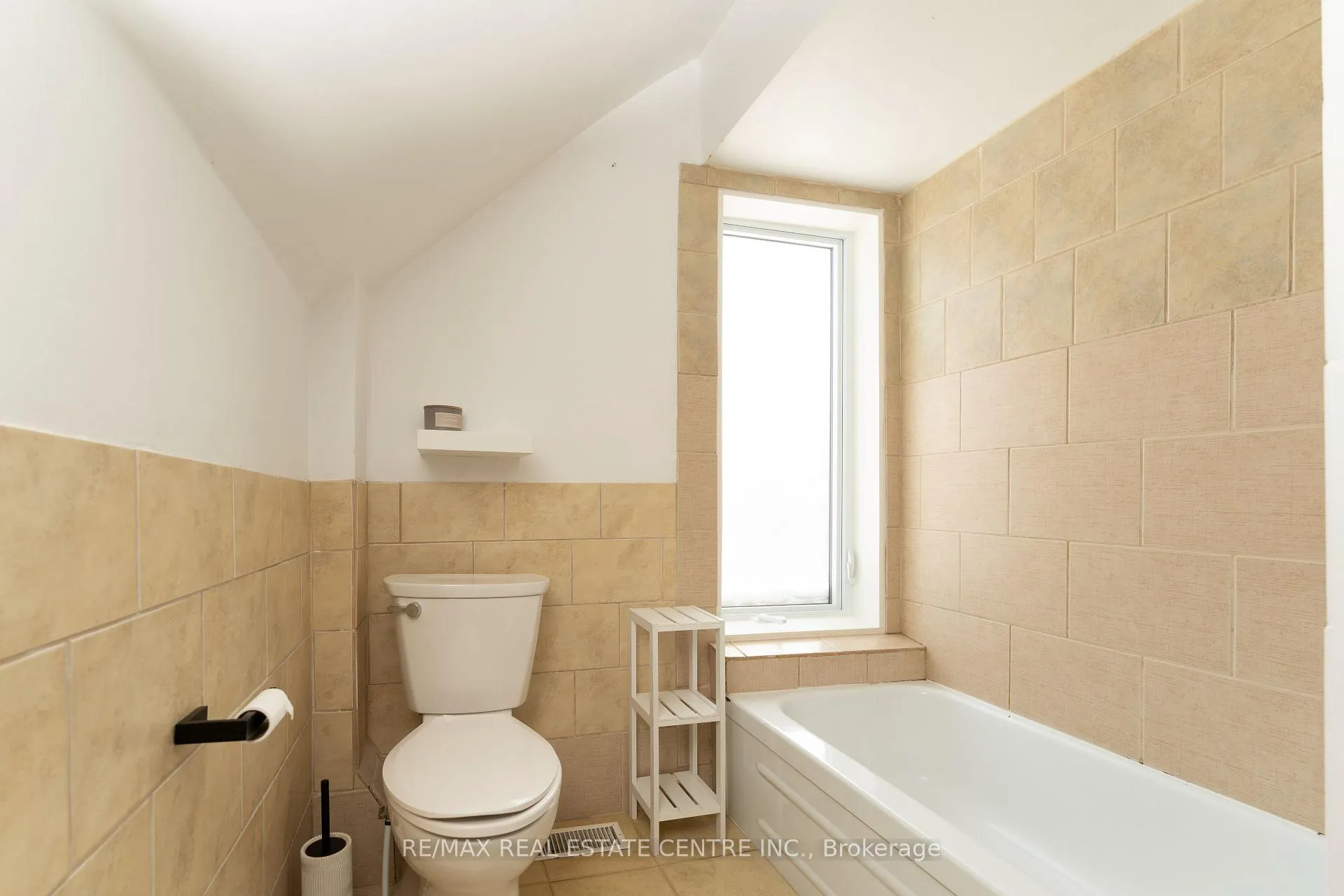 Photo 19 of 125 James Street S, Shelburne — HOMEH