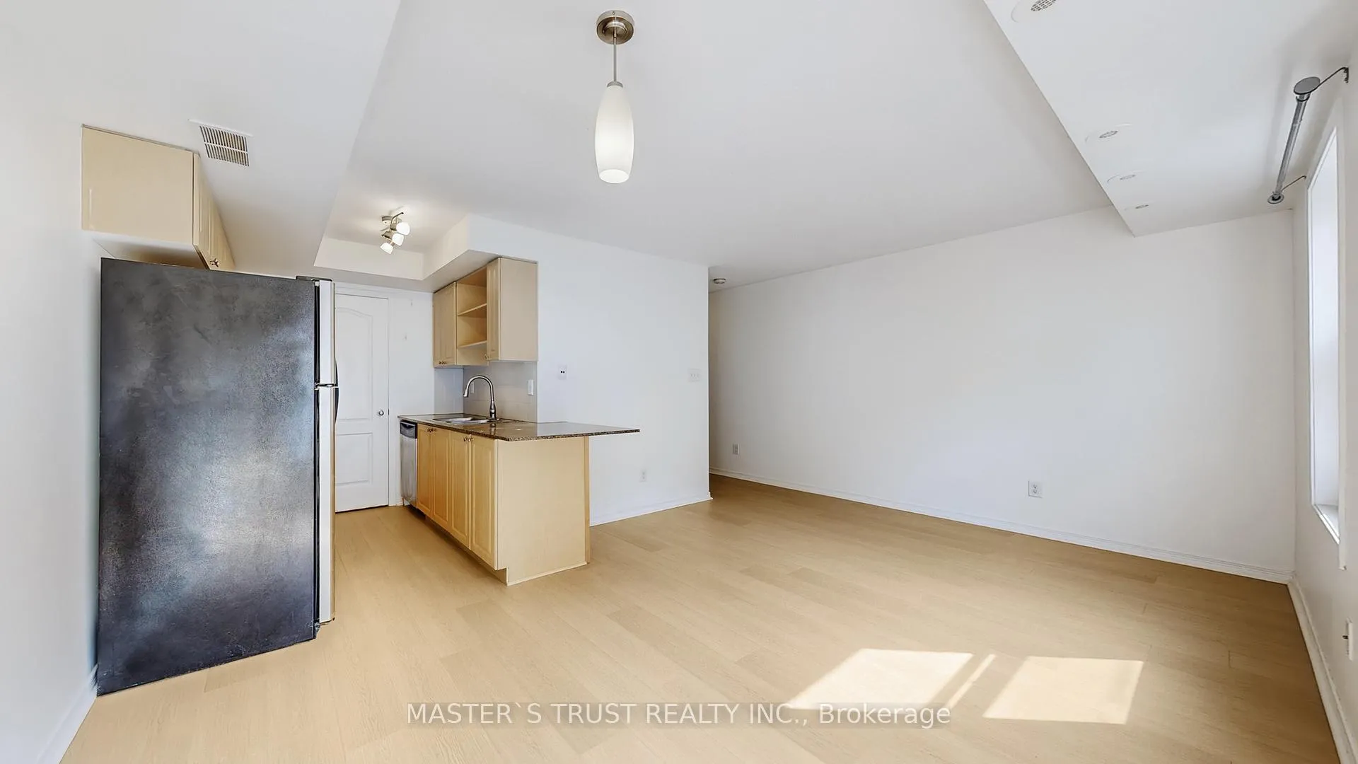 Photo 6 of Unit Unit 4, 74 Munro Street, Toronto, South Riverdale — HOMEH