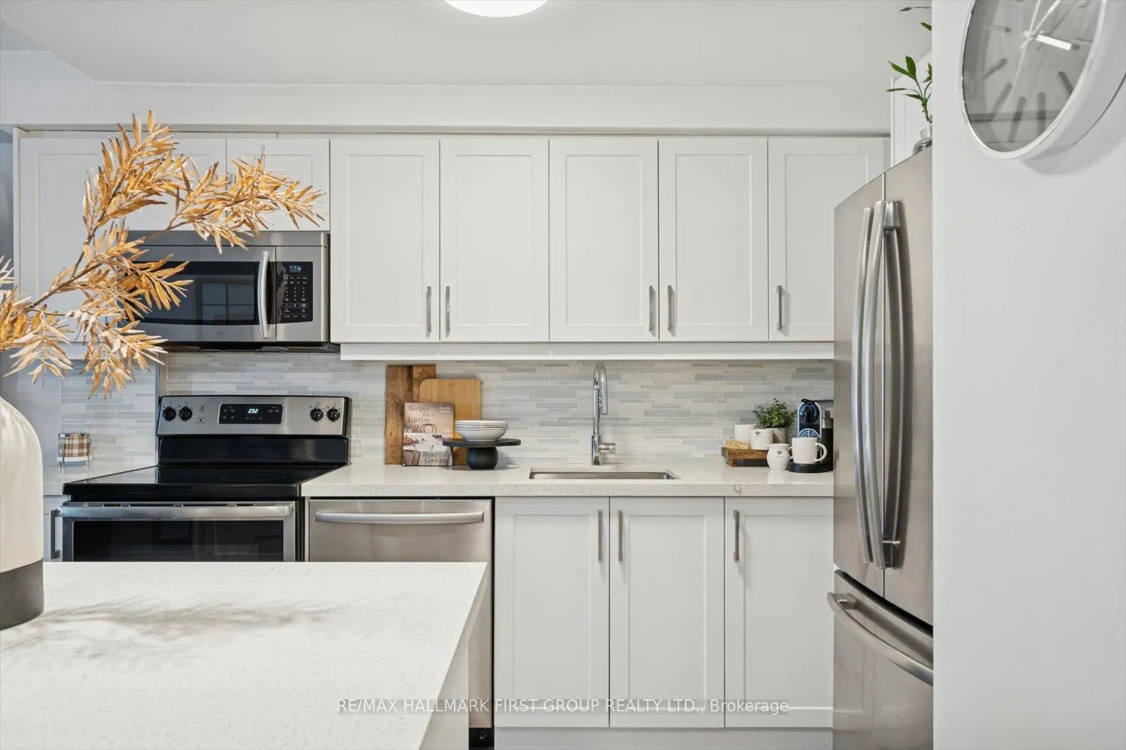 Photo 5 of Unit 303, 1540 Pickering Parkway, Pickering, Town Centre — HOMEH