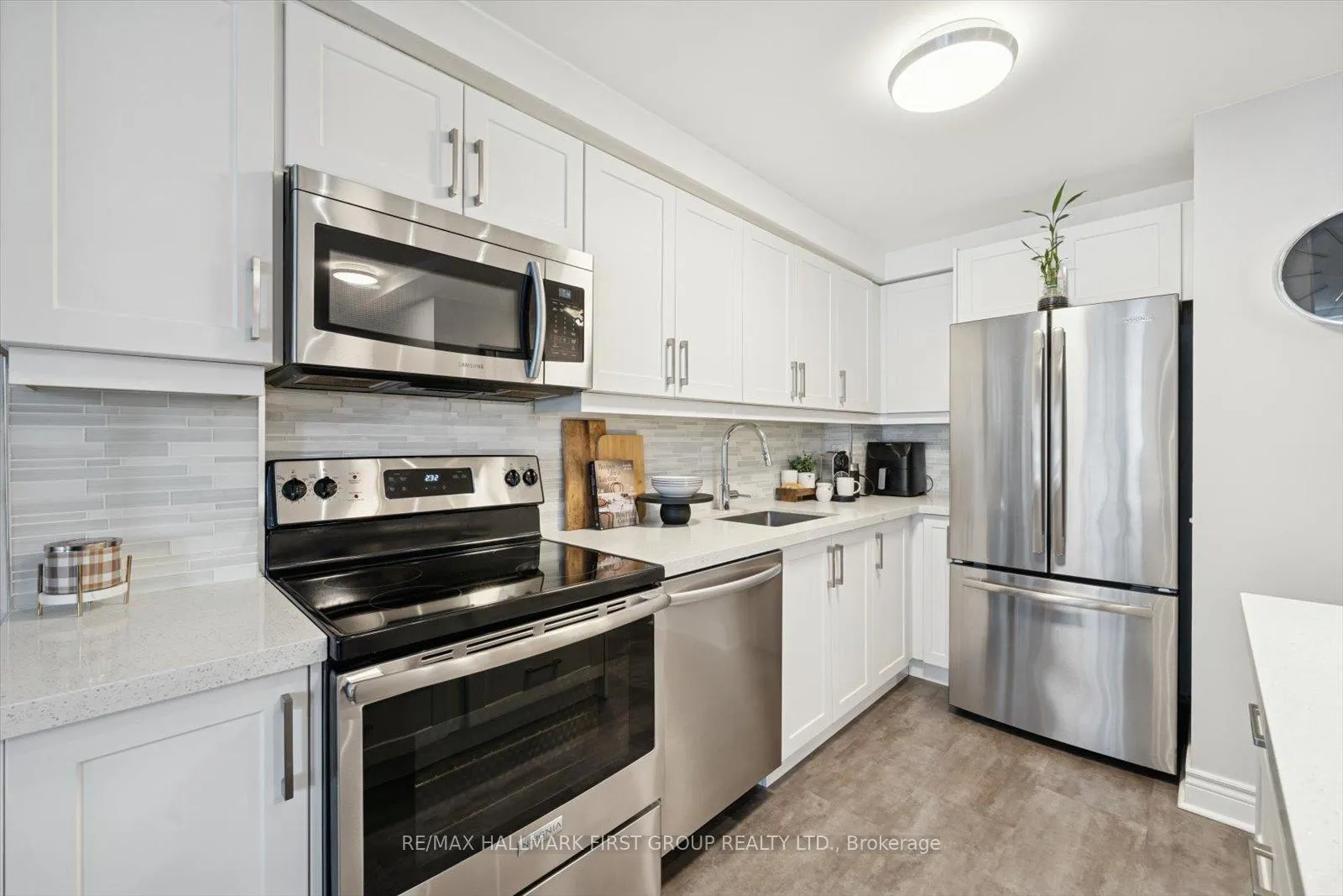 Photo 7 of Unit 303, 1540 Pickering Parkway, Pickering, Town Centre — HOMEH