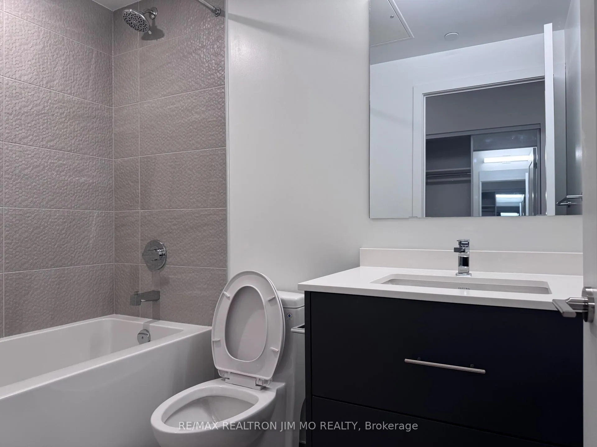 Photo 4 of Unit B-319, 9751 Markham Road, Markham, Greensborough — HOMEH