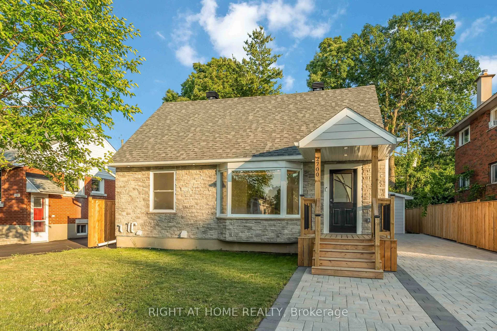 Photo 1 of 2700 Priscilla Street, Ottawa, Britannia — HOMEH