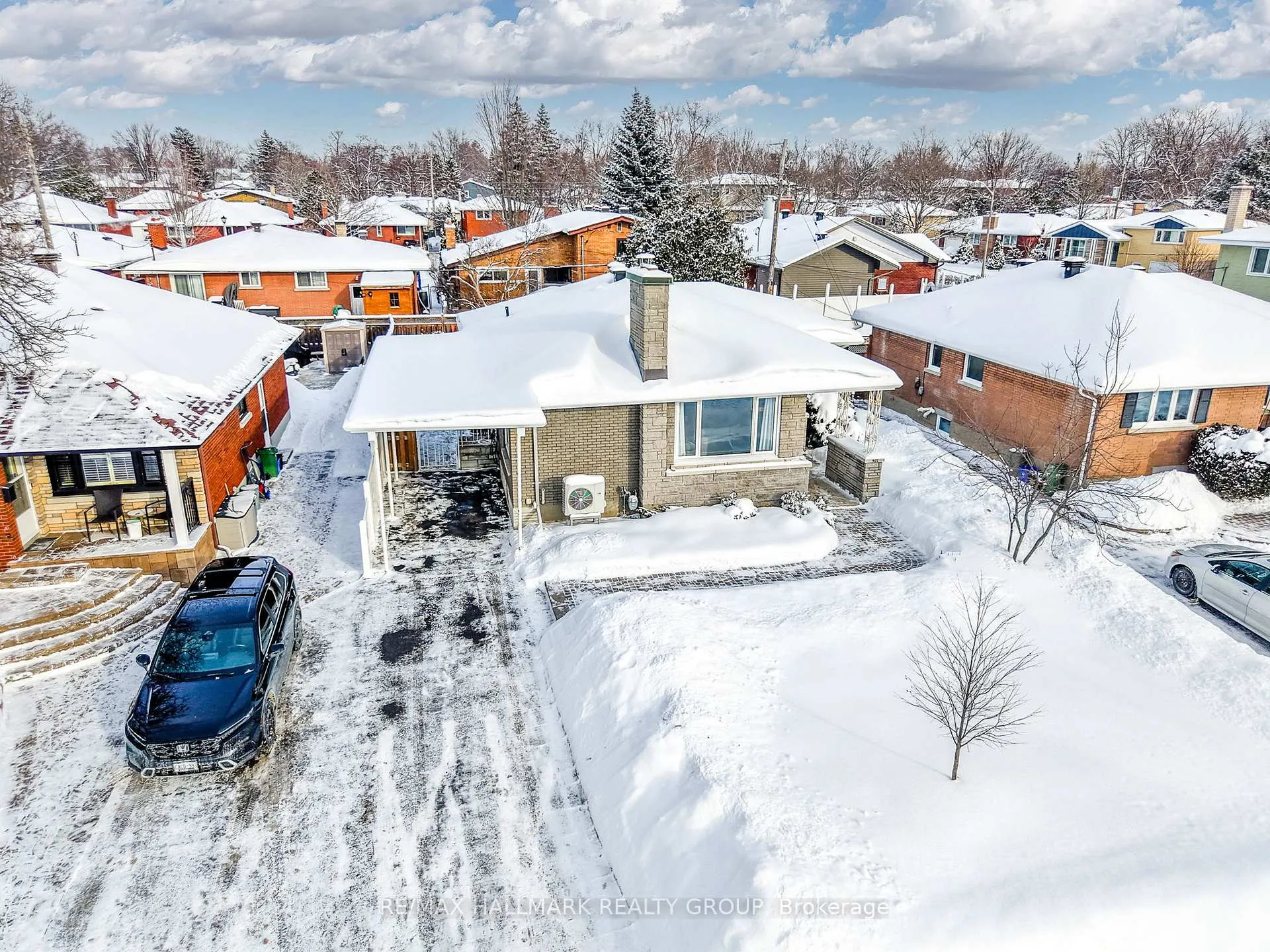 Photo 2 of 907 Innswood Drive, Ottawa, McKellar Heights/Glabar Park — HOMEH