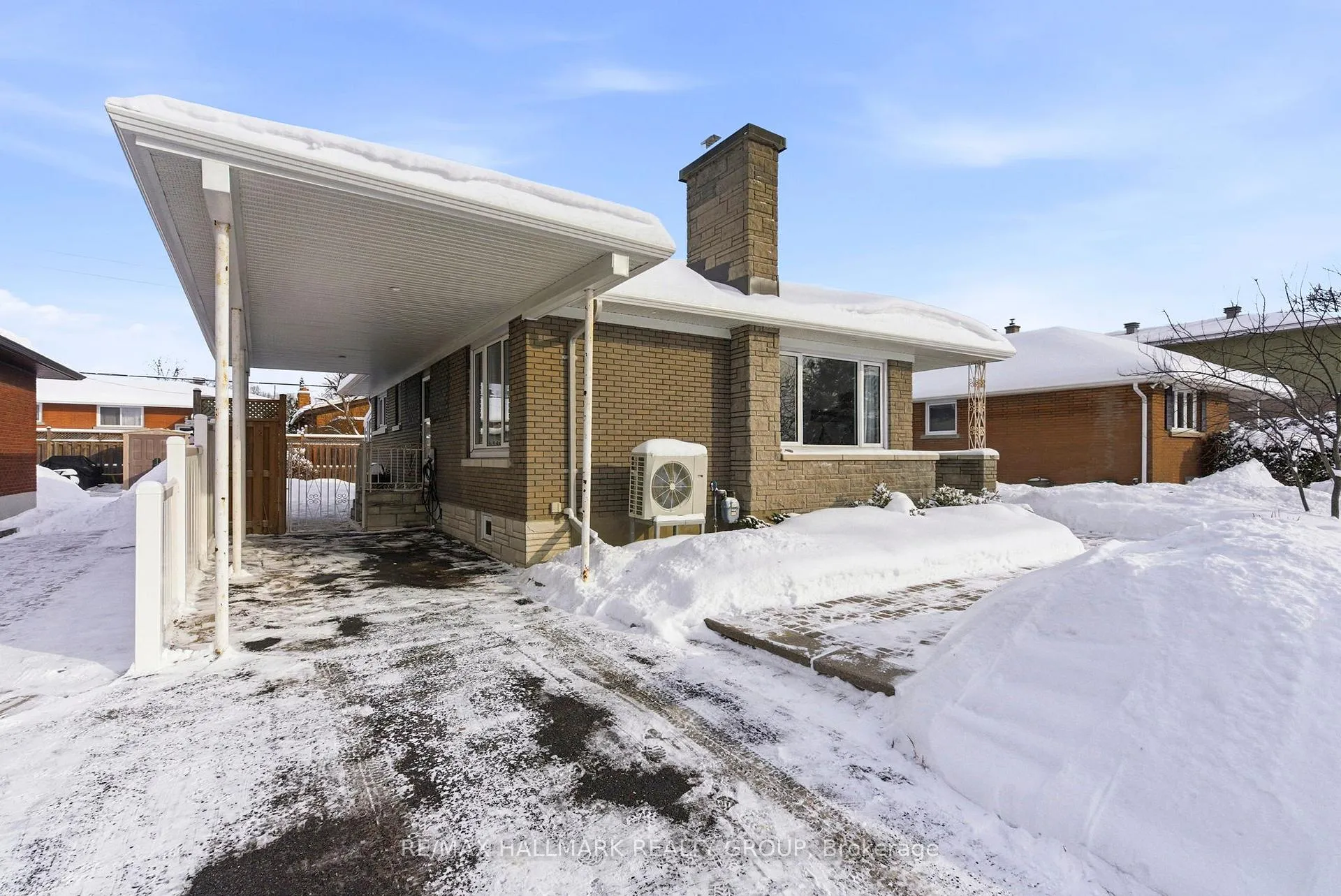 Photo 3 of 907 Innswood Drive, Ottawa, McKellar Heights/Glabar Park — HOMEH