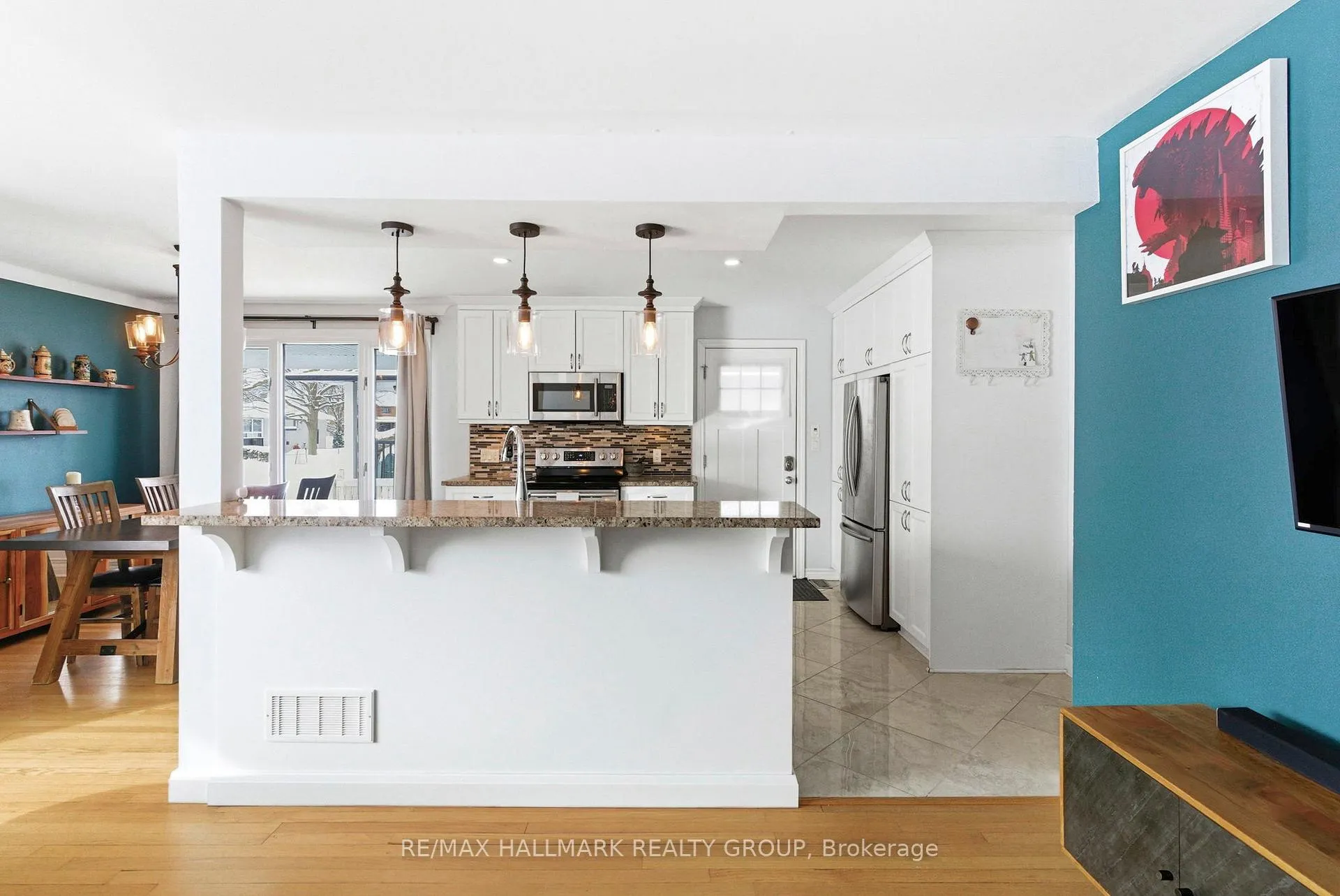 Photo 9 of 907 Innswood Drive, Ottawa, McKellar Heights/Glabar Park — HOMEH