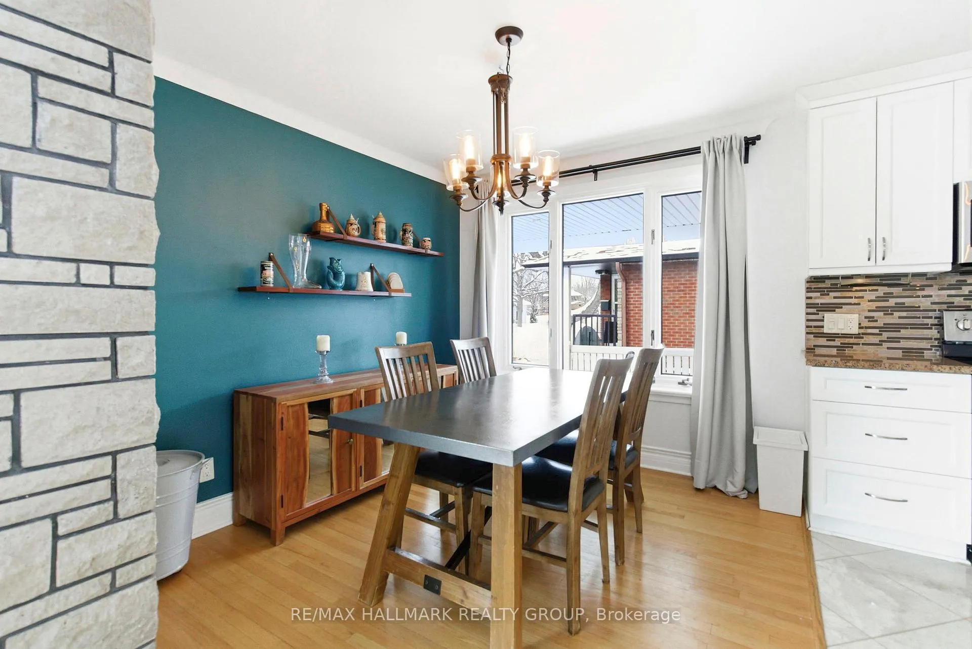 Photo 10 of 907 Innswood Drive, Ottawa, McKellar Heights/Glabar Park — HOMEH