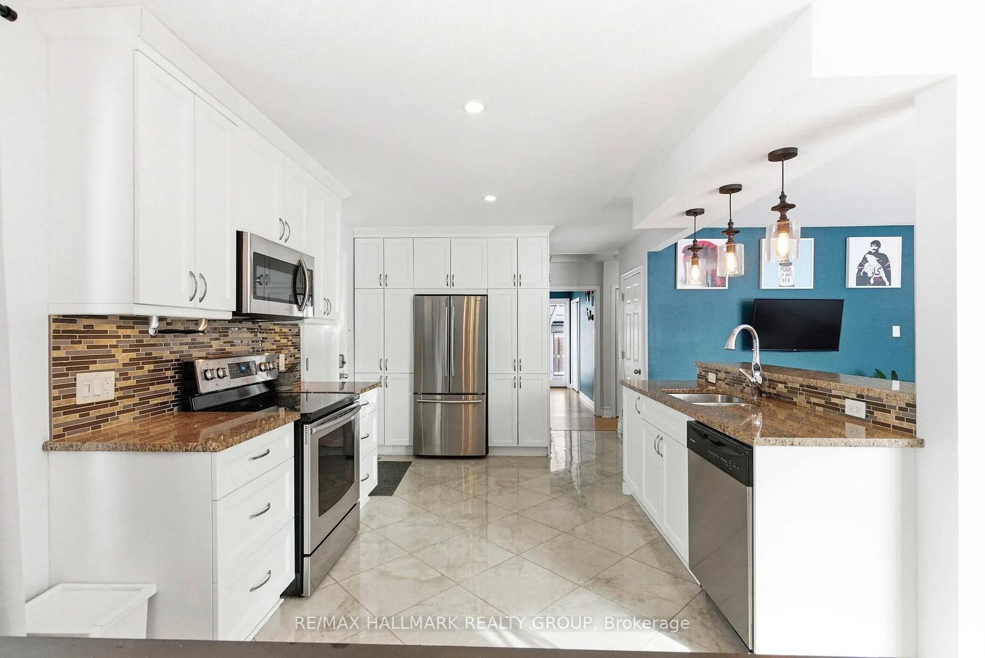 Photo 14 of 907 Innswood Drive, Ottawa, McKellar Heights/Glabar Park — HOMEH