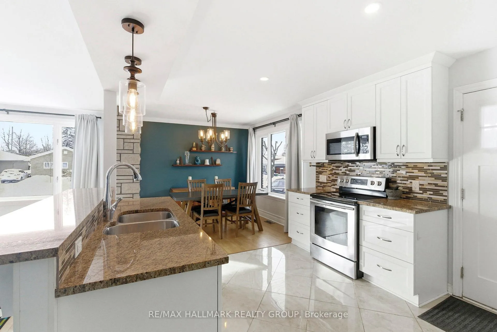 Photo 15 of 907 Innswood Drive, Ottawa, McKellar Heights/Glabar Park — HOMEH