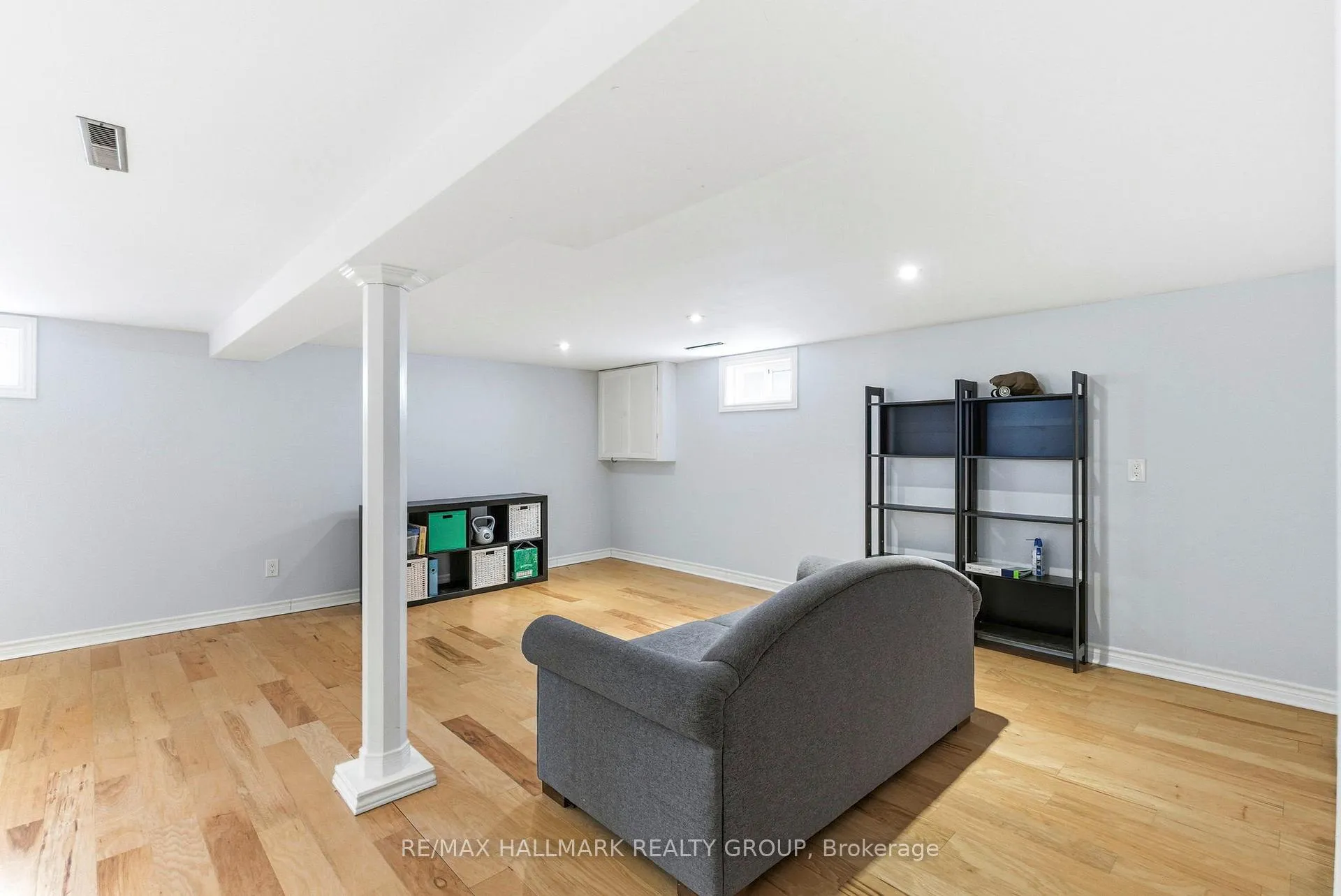 Photo 28 of 907 Innswood Drive, Ottawa, McKellar Heights/Glabar Park — HOMEH