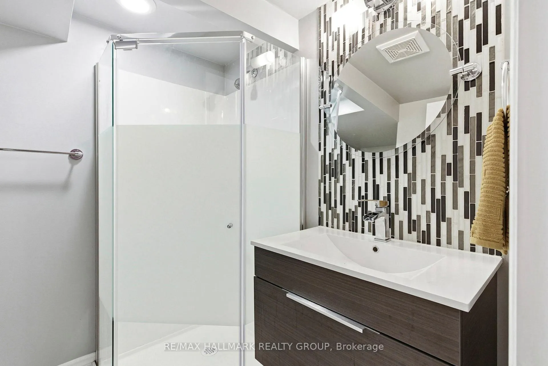 Photo 30 of 907 Innswood Drive, Ottawa, McKellar Heights/Glabar Park — HOMEH