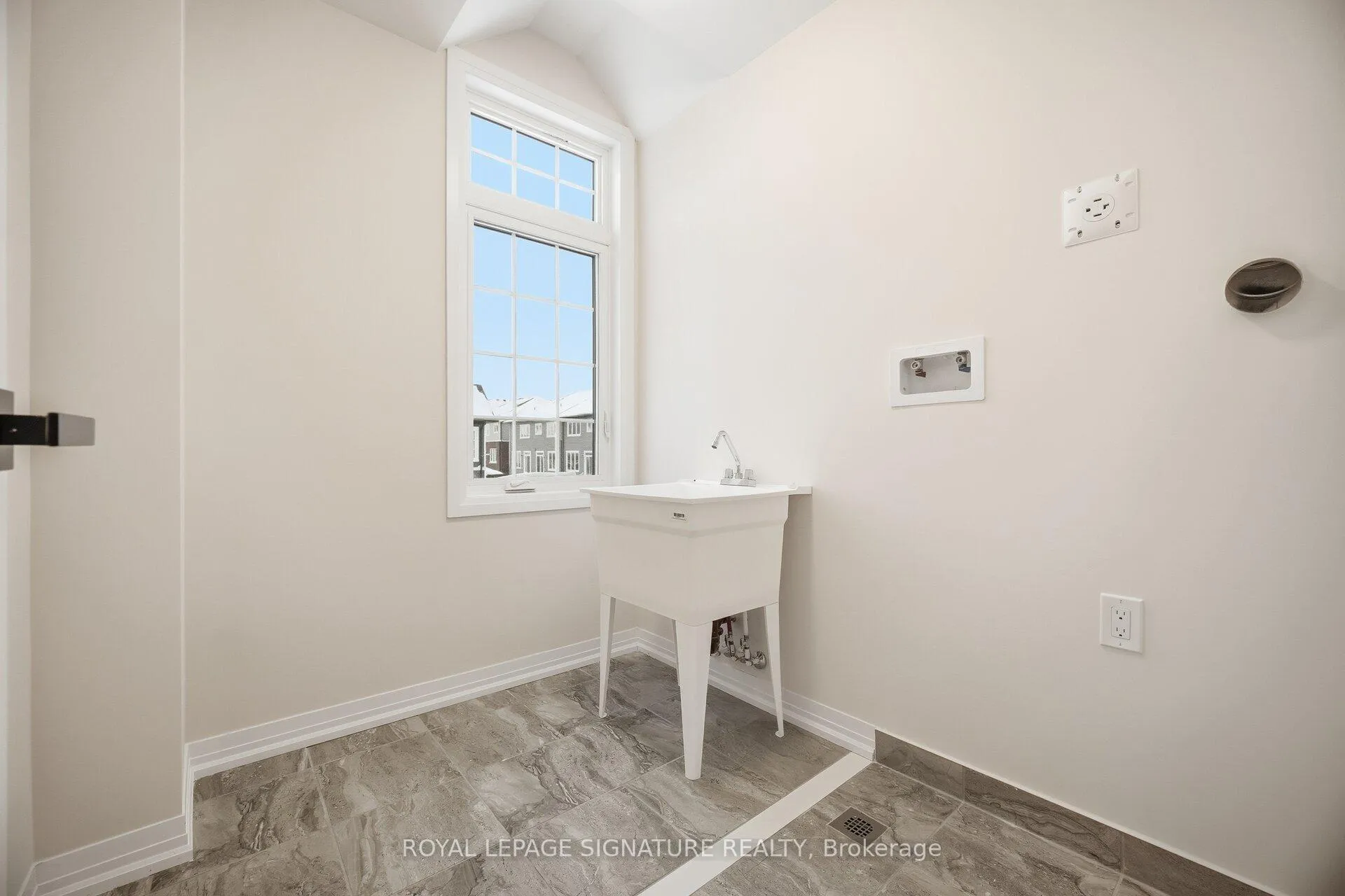 Photo 40 of 106 Sanders Road E, Erin — HOMEH