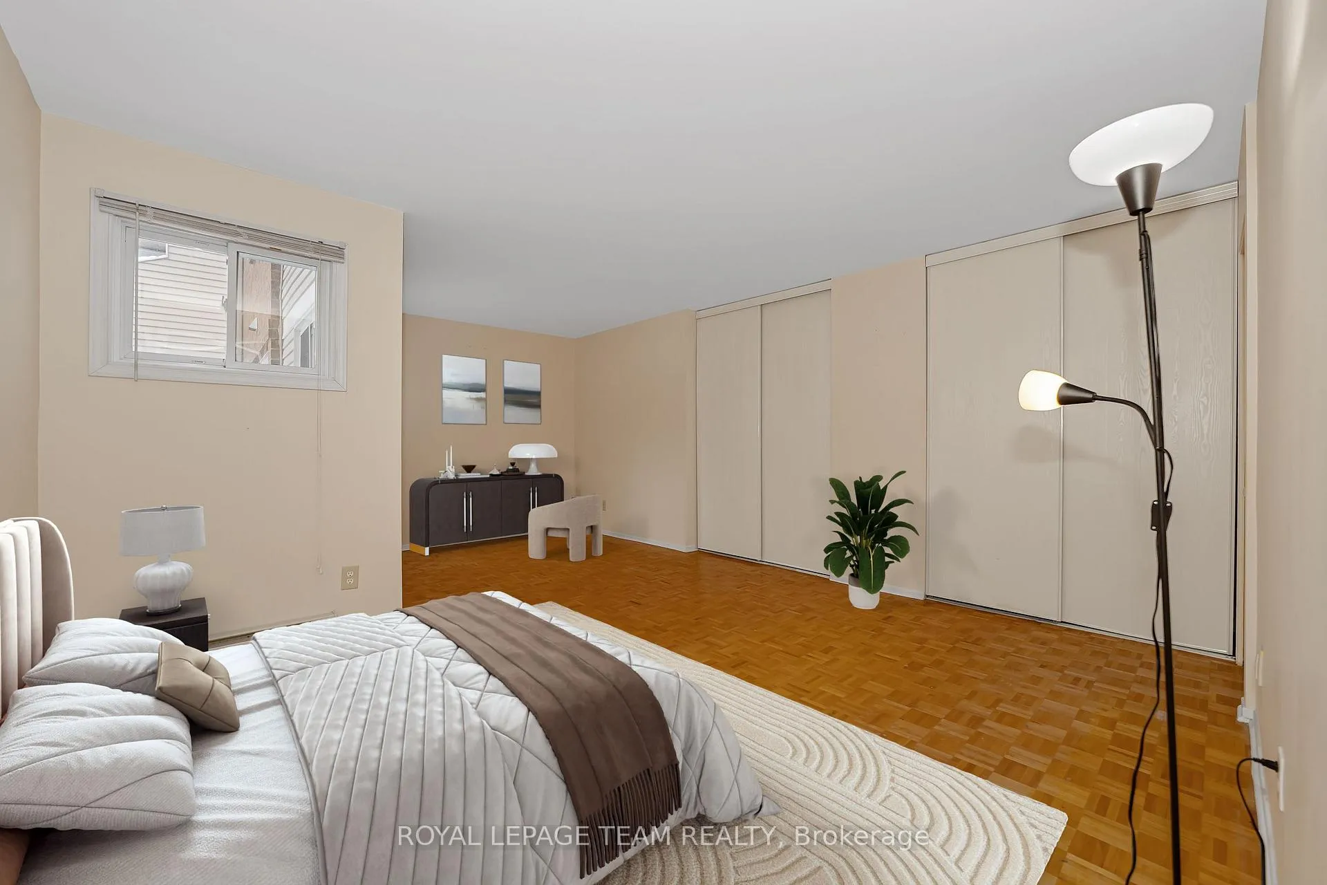 Photo 19 of Unit 200, 260 Brittany Drive, Ottawa, Viscount Alexander Park — HOMEH