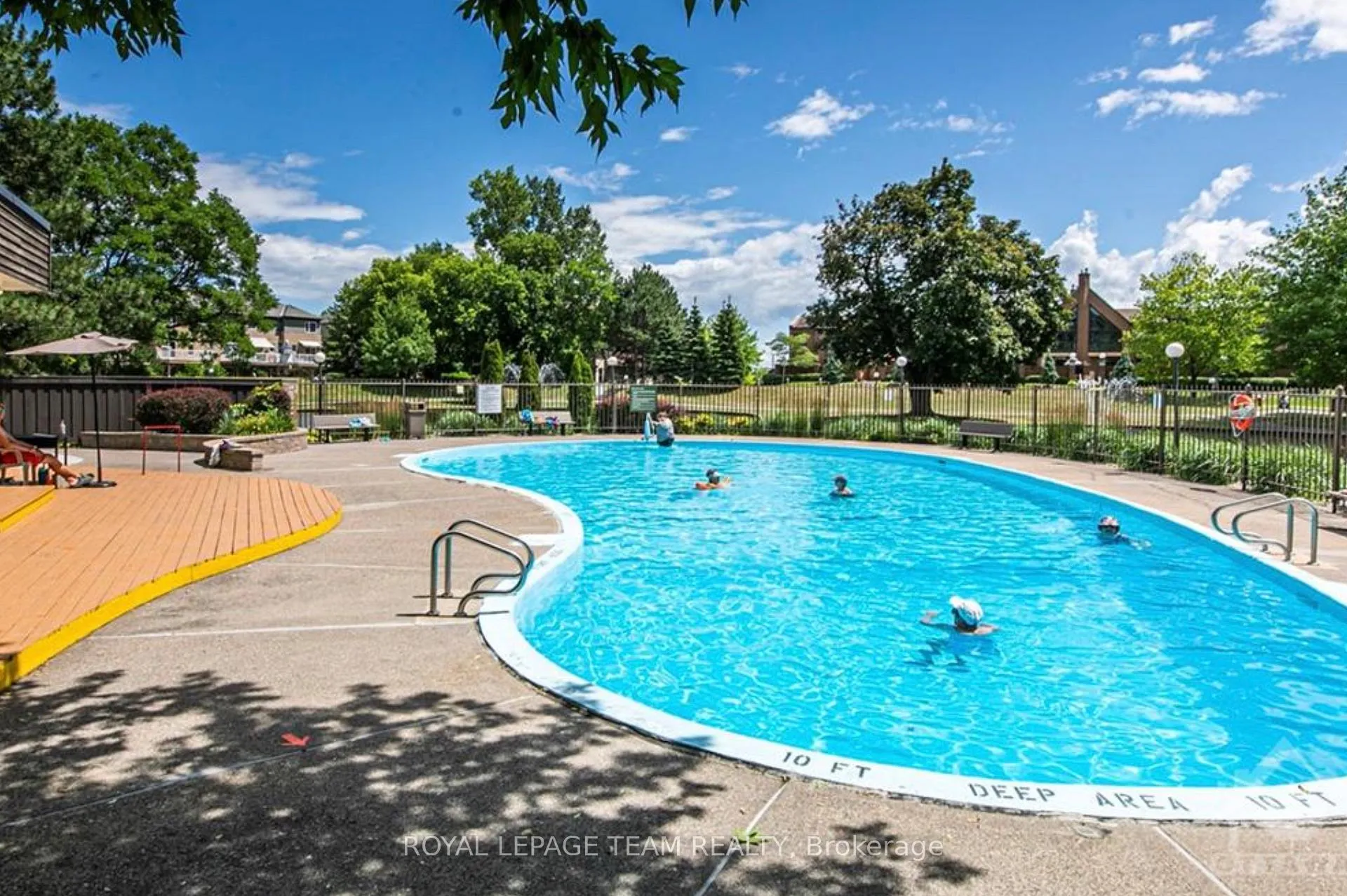 Photo 39 of Unit 200, 260 Brittany Drive, Ottawa, Viscount Alexander Park — HOMEH