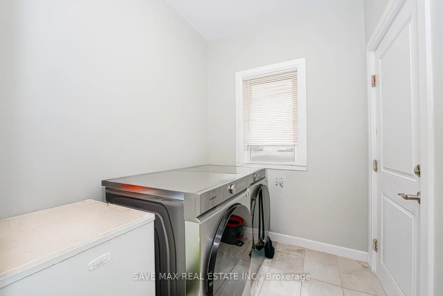 Photo 17 of 2382 Wickerson Road, London, South K — HOMEH