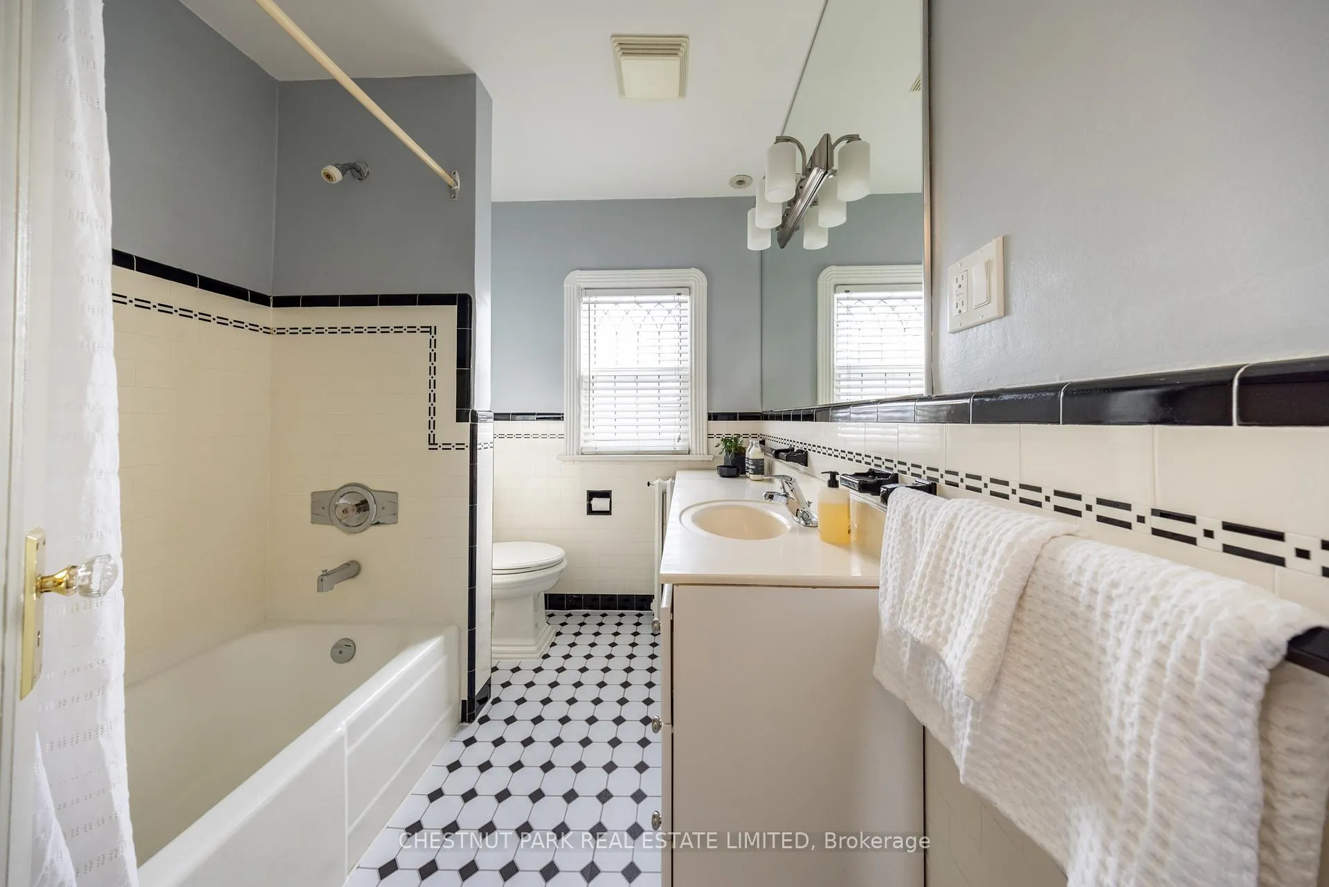 Photo 27 of 38 McRae Drive, Toronto, Leaside — HOMEH