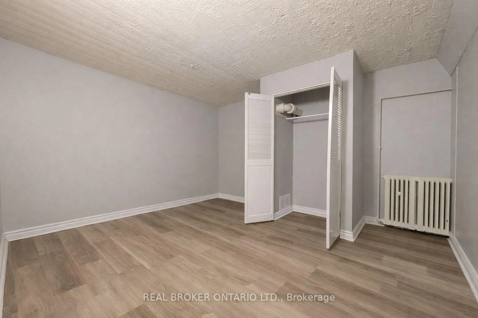 Photo 3 of Unit 4, 480 Weller Street, Peterborough, Monaghan Ward 2 — HOMEH