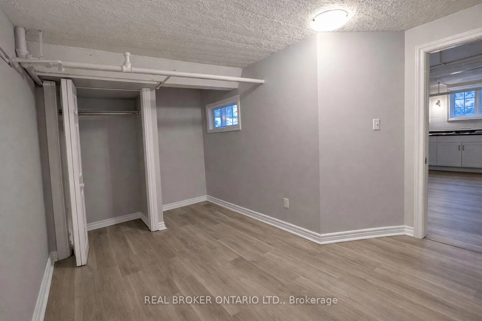 Photo 5 of Unit 4, 480 Weller Street, Peterborough, Monaghan Ward 2 — HOMEH