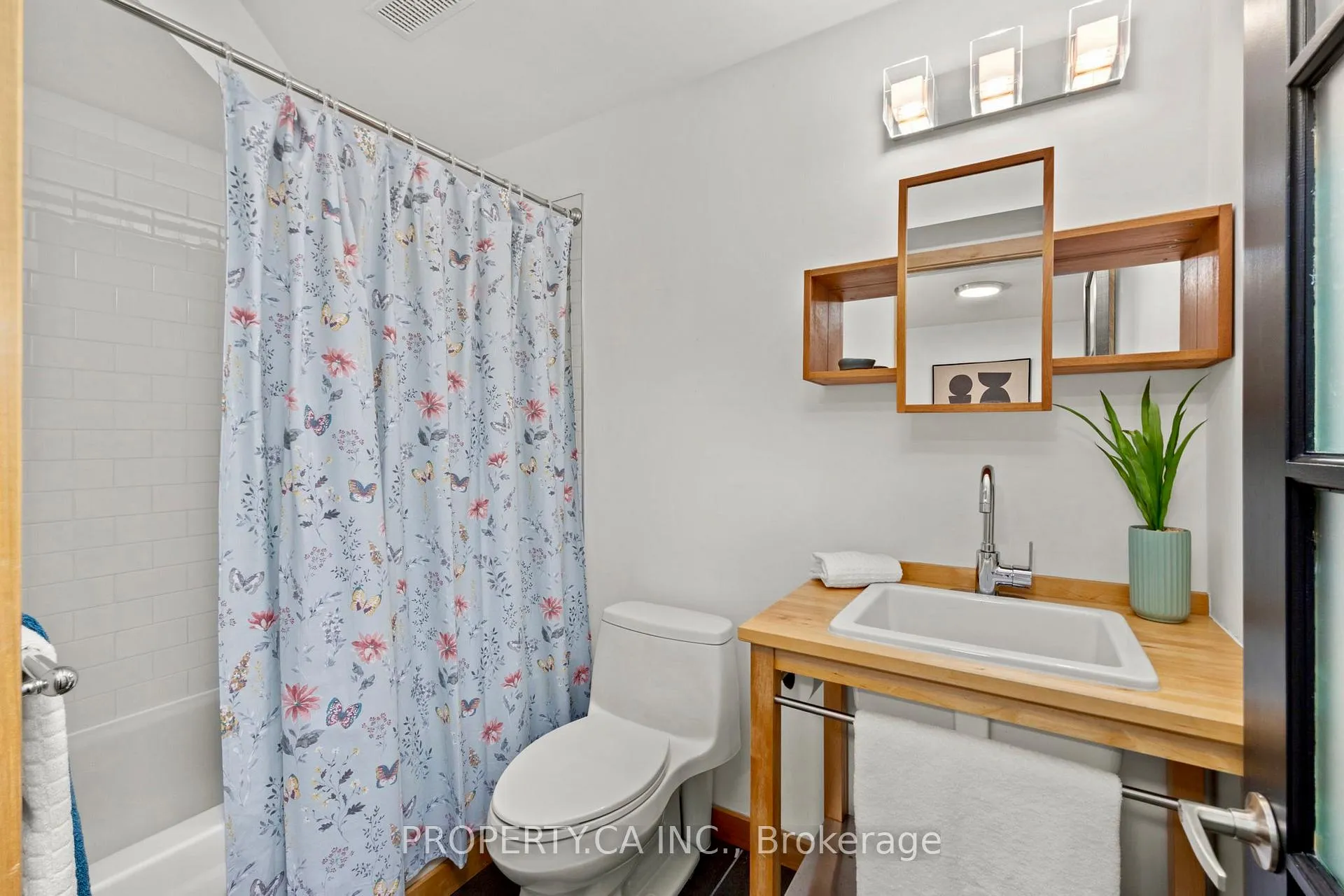 Photo 23 of 494 Kingston Road, Toronto, East End-Danforth — HOMEH
