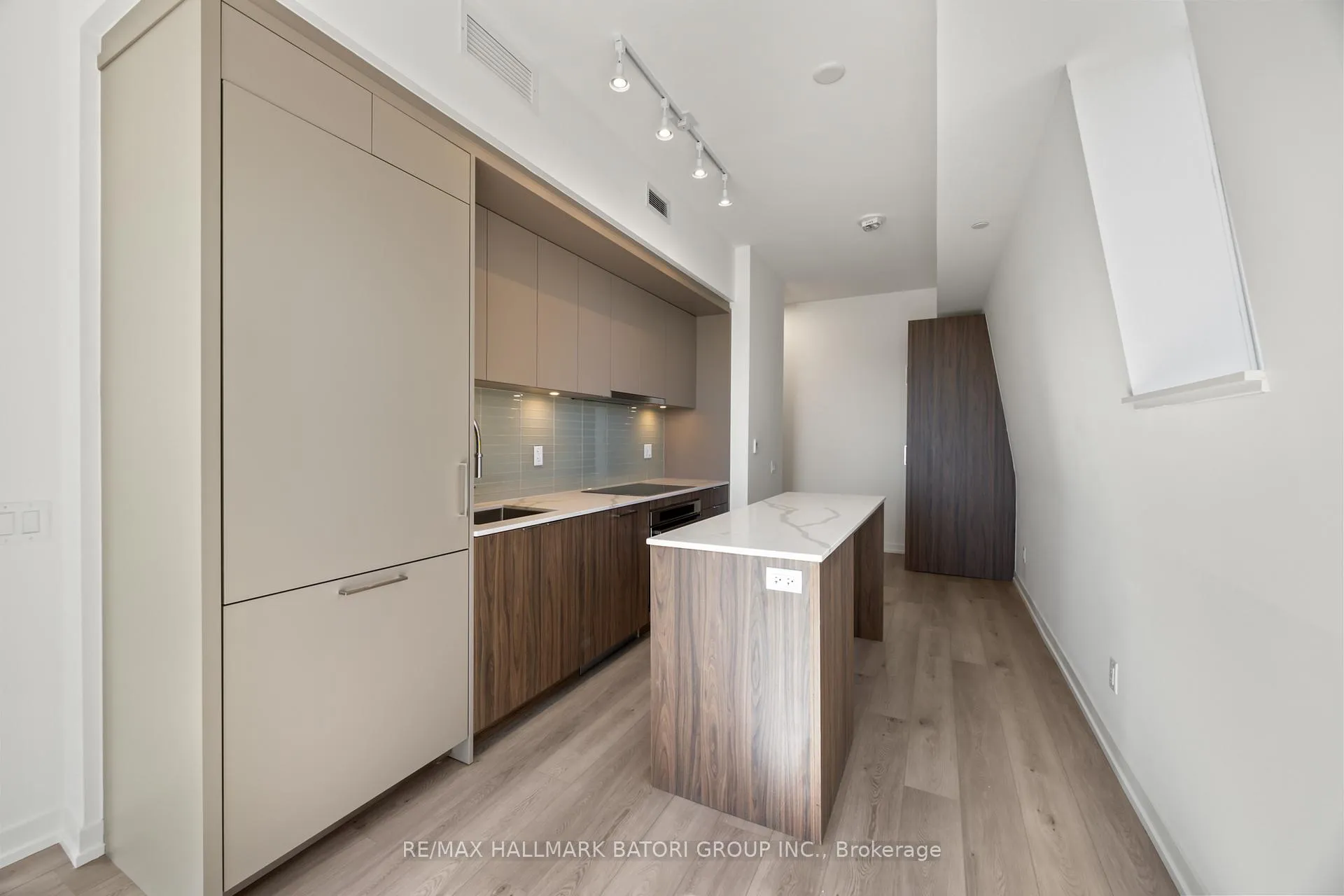 Photo 4 of Unit 405, 863 St. Clair Avenue W, Toronto, Wychwood — HOMEH