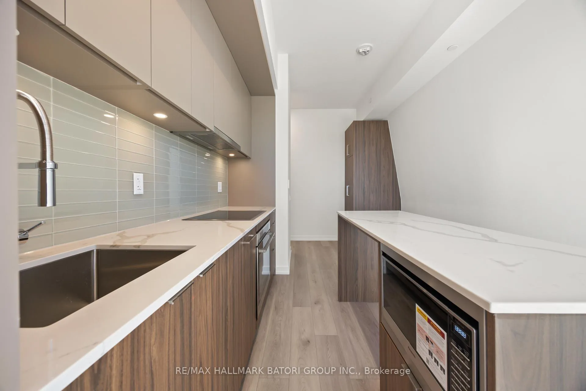 Photo 6 of Unit 405, 863 St. Clair Avenue W, Toronto, Wychwood — HOMEH