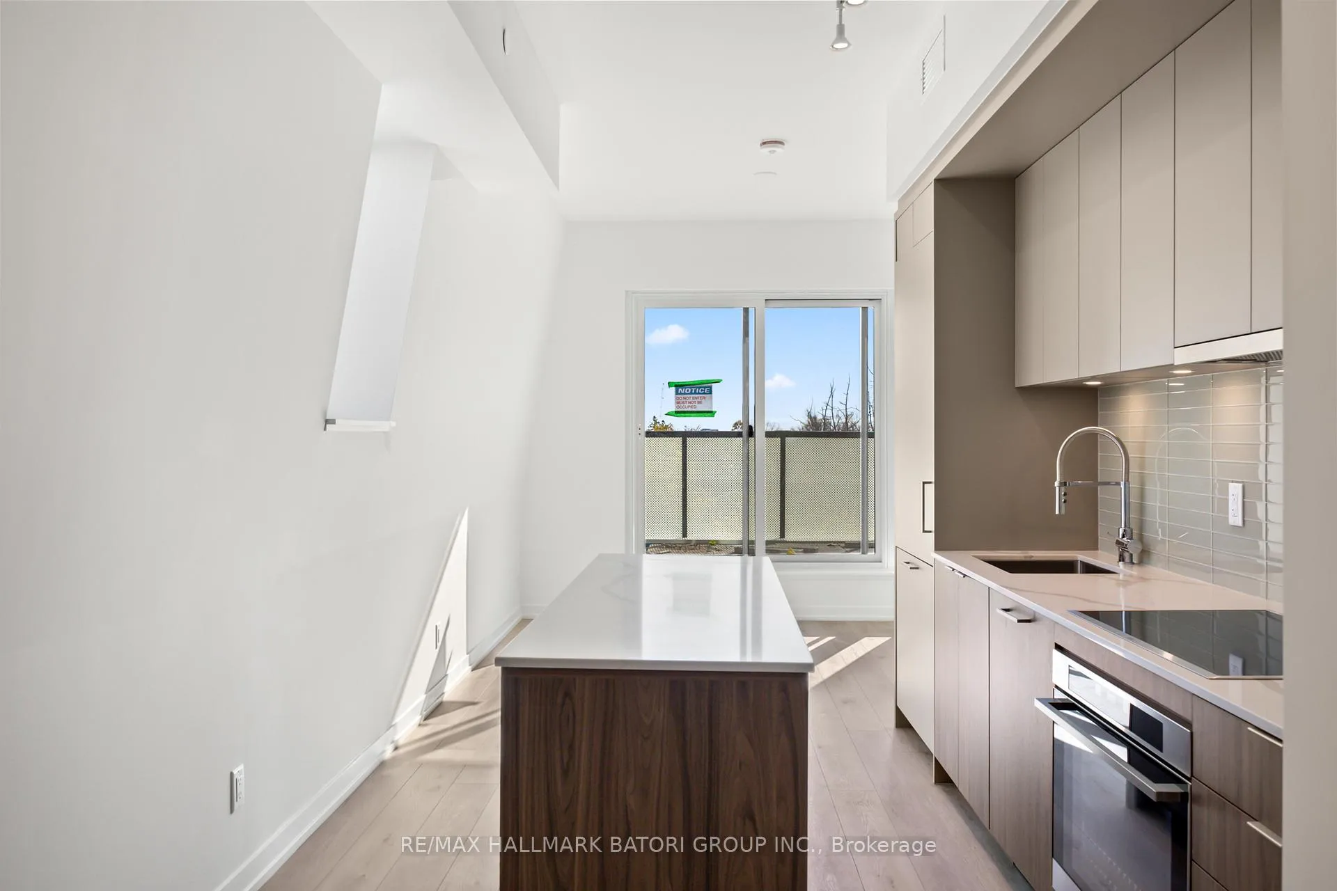 Photo 7 of Unit 405, 863 St. Clair Avenue W, Toronto, Wychwood — HOMEH