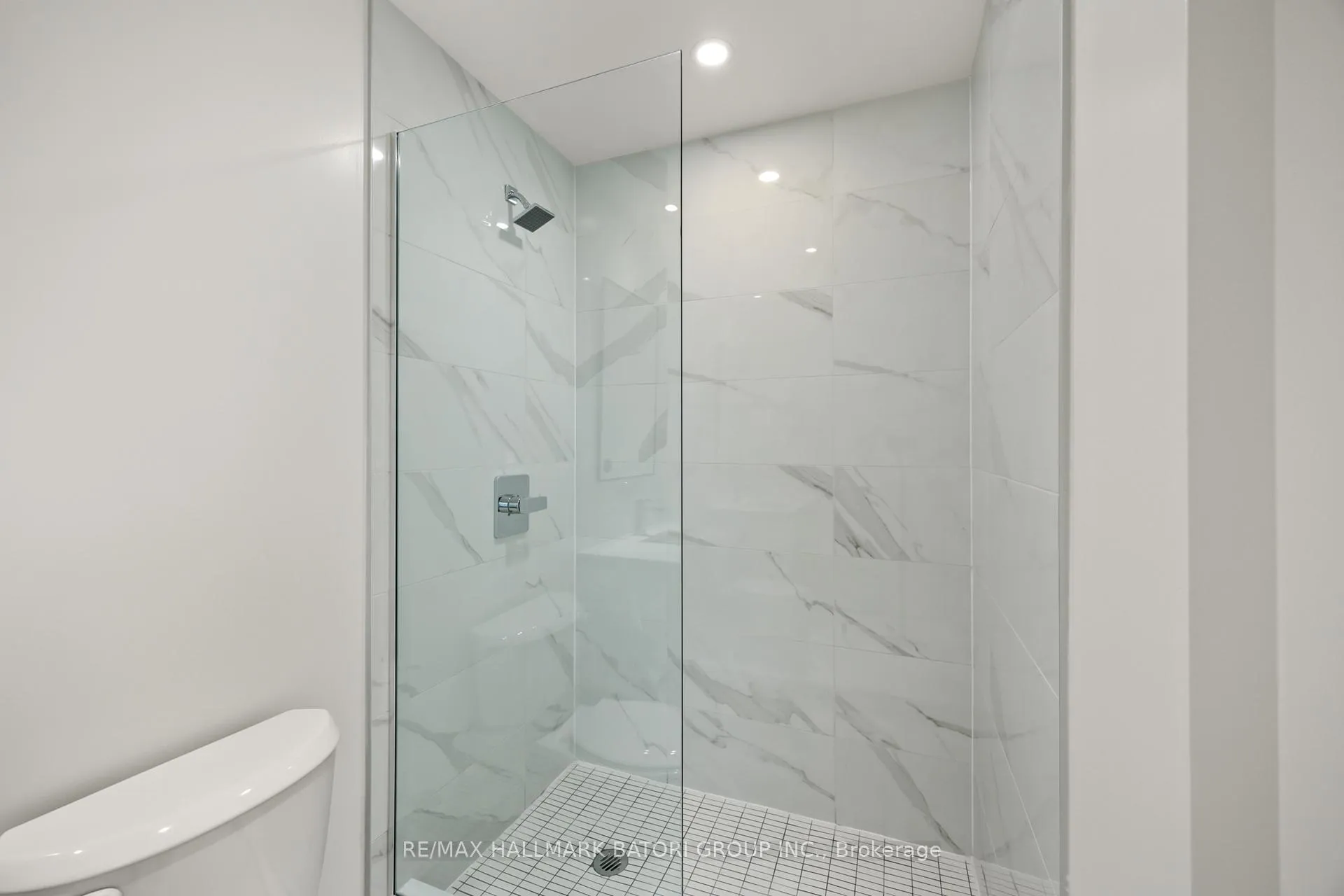 Photo 12 of Unit 405, 863 St. Clair Avenue W, Toronto, Wychwood — HOMEH