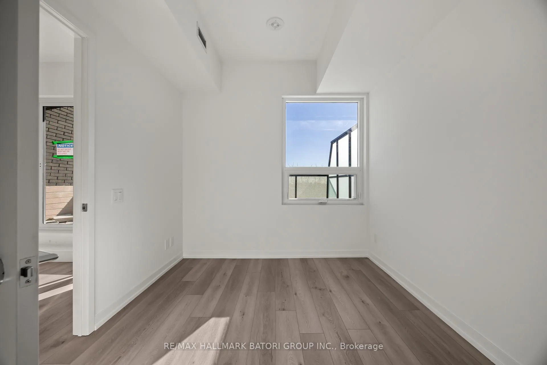 Photo 17 of Unit 405, 863 St. Clair Avenue W, Toronto, Wychwood — HOMEH