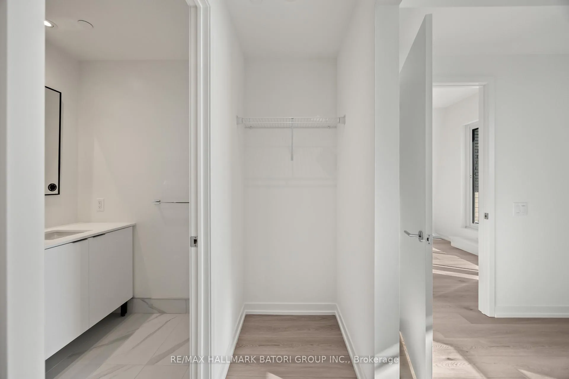 Photo 18 of Unit 405, 863 St. Clair Avenue W, Toronto, Wychwood — HOMEH