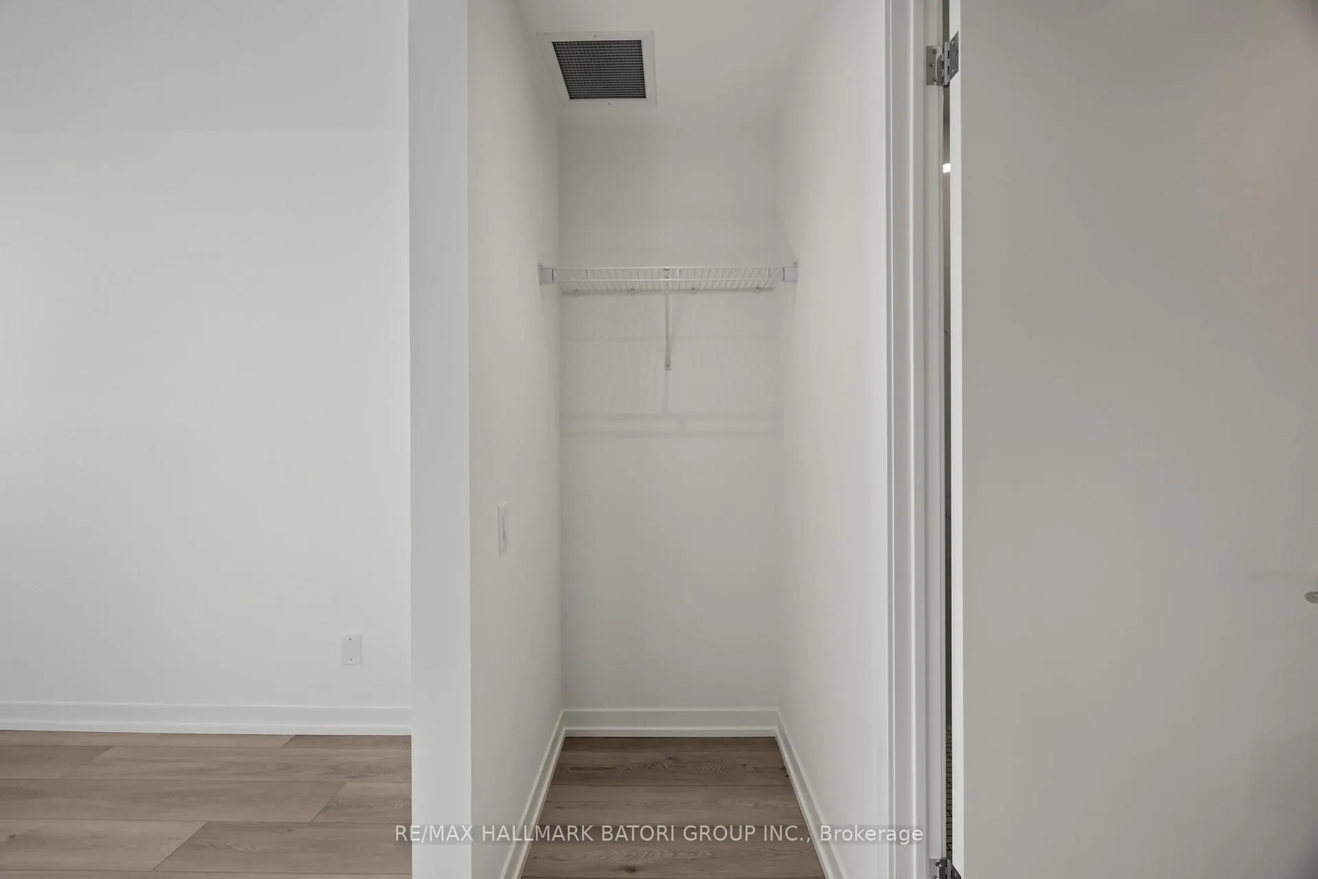 Photo 19 of Unit 405, 863 St. Clair Avenue W, Toronto, Wychwood — HOMEH
