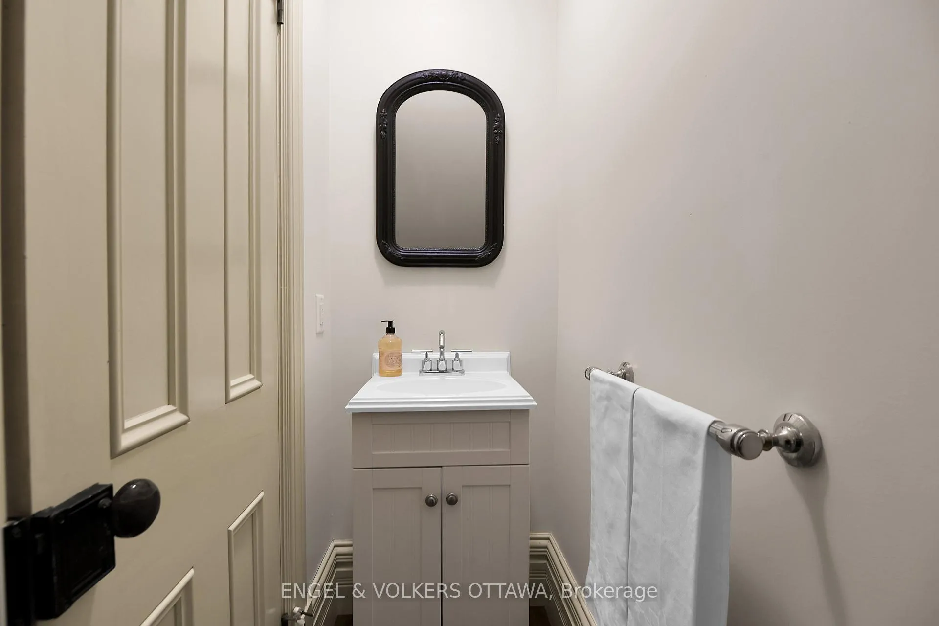 Photo 17 of 120 Boteler Street, Ottawa, Lower Town/Byward Market — HOMEH