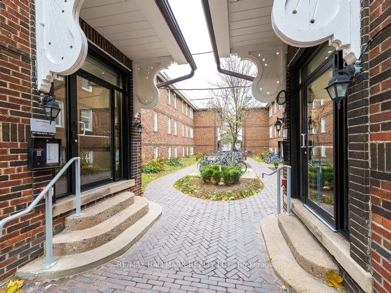 Photo 2 of Unit C03, 245 Howland Avenue, Toronto, The Annex — HOMEH