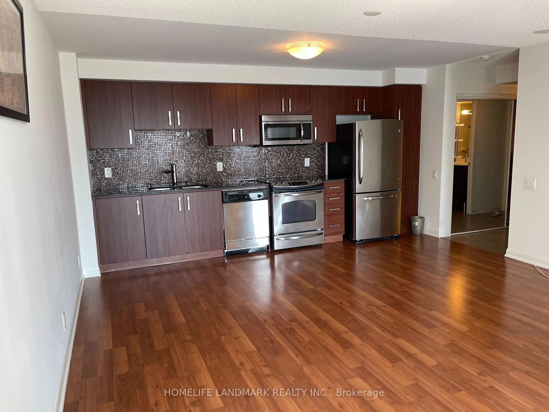 Front of Unit 1117, 17 Anndale Drive