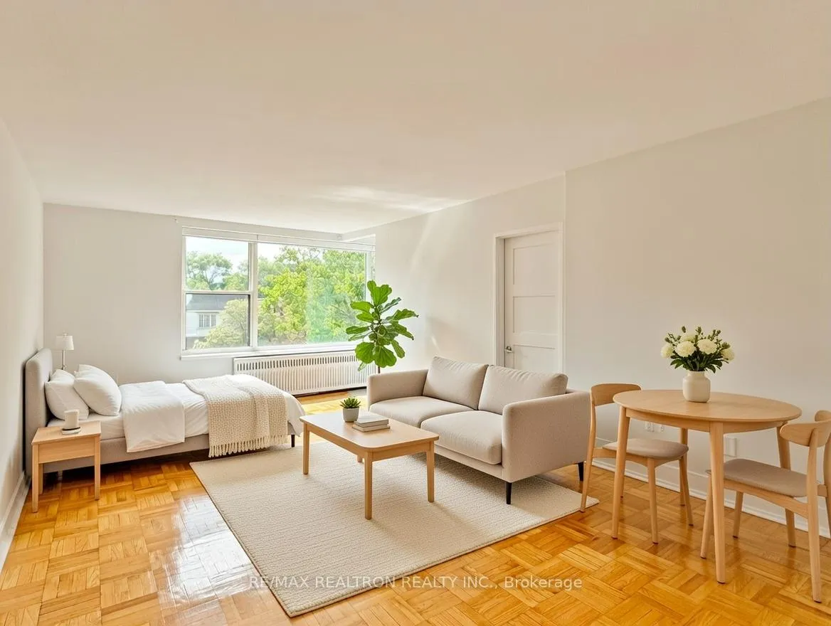 Front of Unit 402, 1545 Bathurst Street