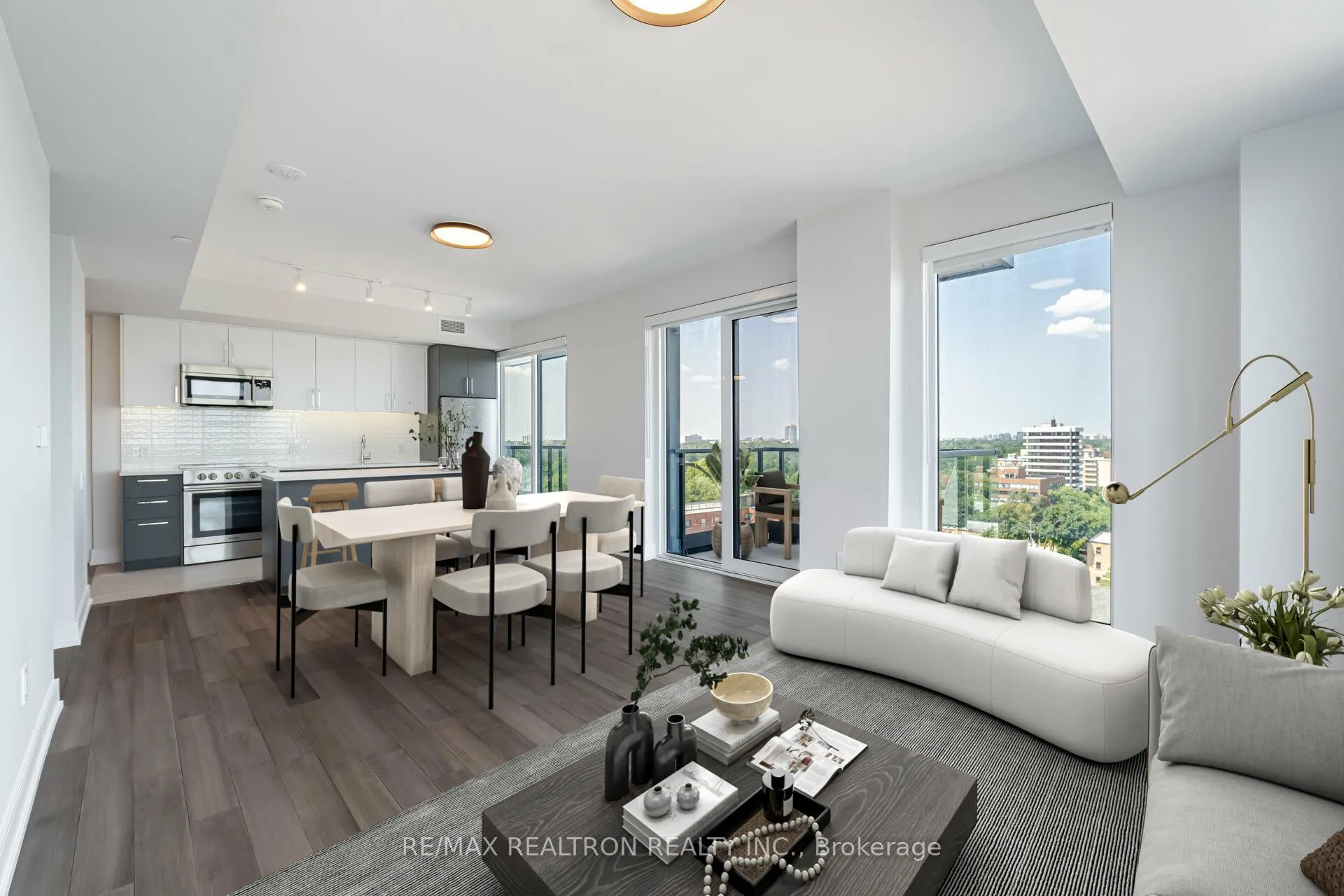 Front of Unit 1009, 2525 Bathurst Street