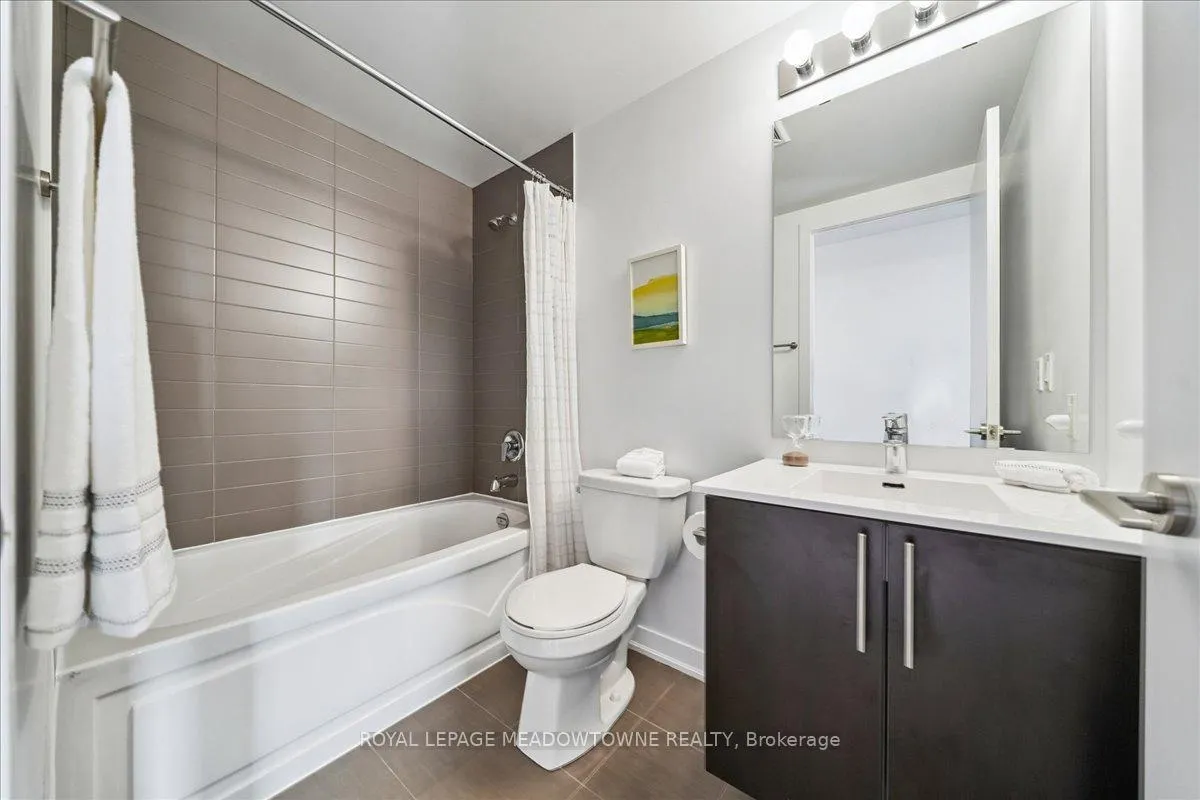 Photo 9 of Unit 1202, 60 Berwick Avenue, Toronto, Yonge-Eglinton — HOMEH