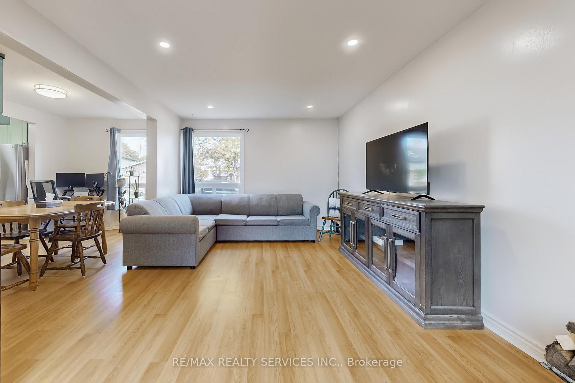 Photo 1 of 2 Hector Court, Brampton, Central Park — HOMEH