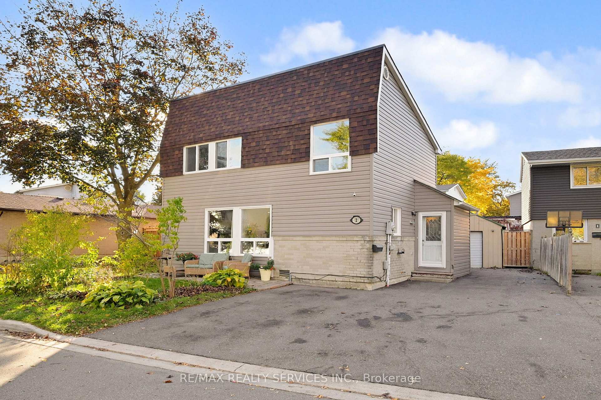 Photo 2 of 2 Hector Court, Brampton, Central Park — HOMEH
