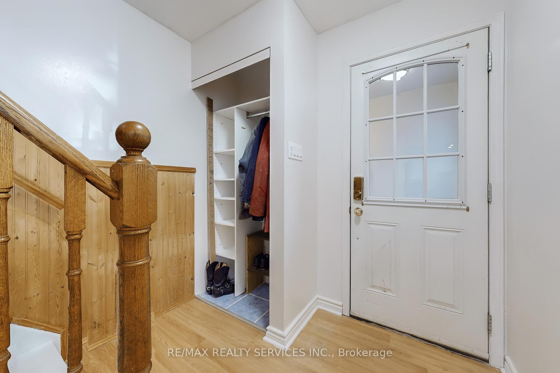 Photo 5 of 2 Hector Court, Brampton, Central Park — HOMEH