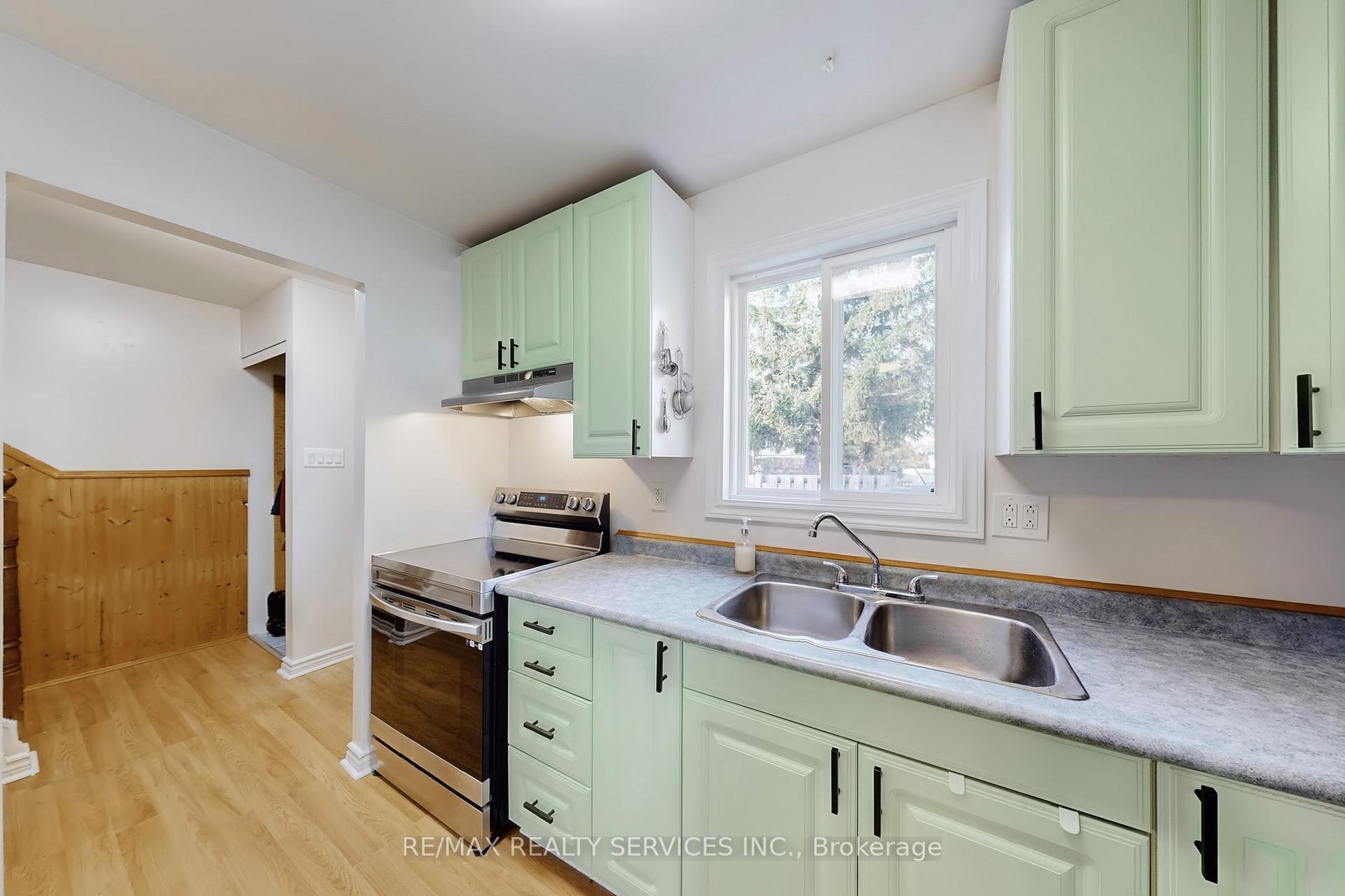 Photo 14 of 2 Hector Court, Brampton, Central Park — HOMEH