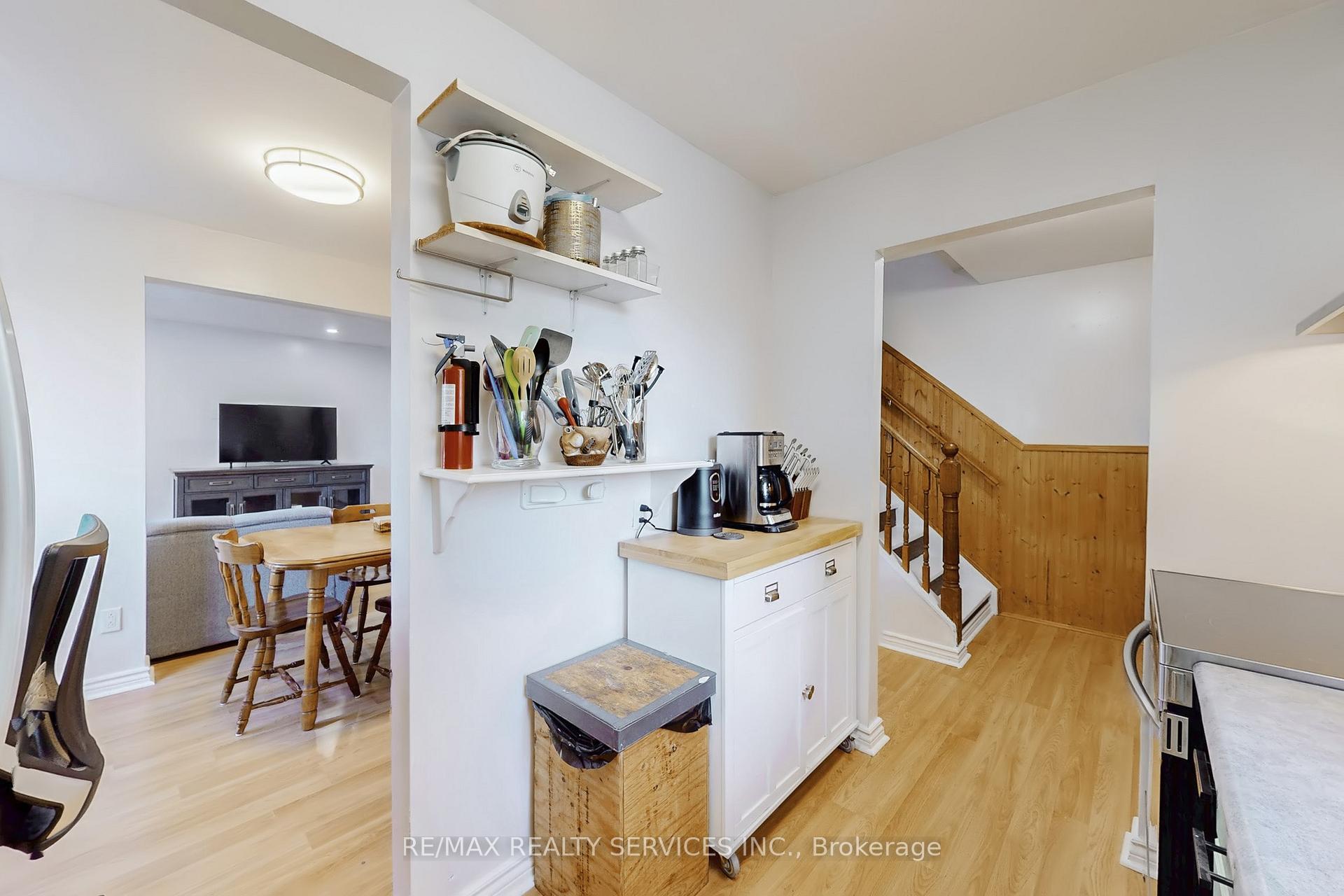 Photo 15 of 2 Hector Court, Brampton, Central Park — HOMEH