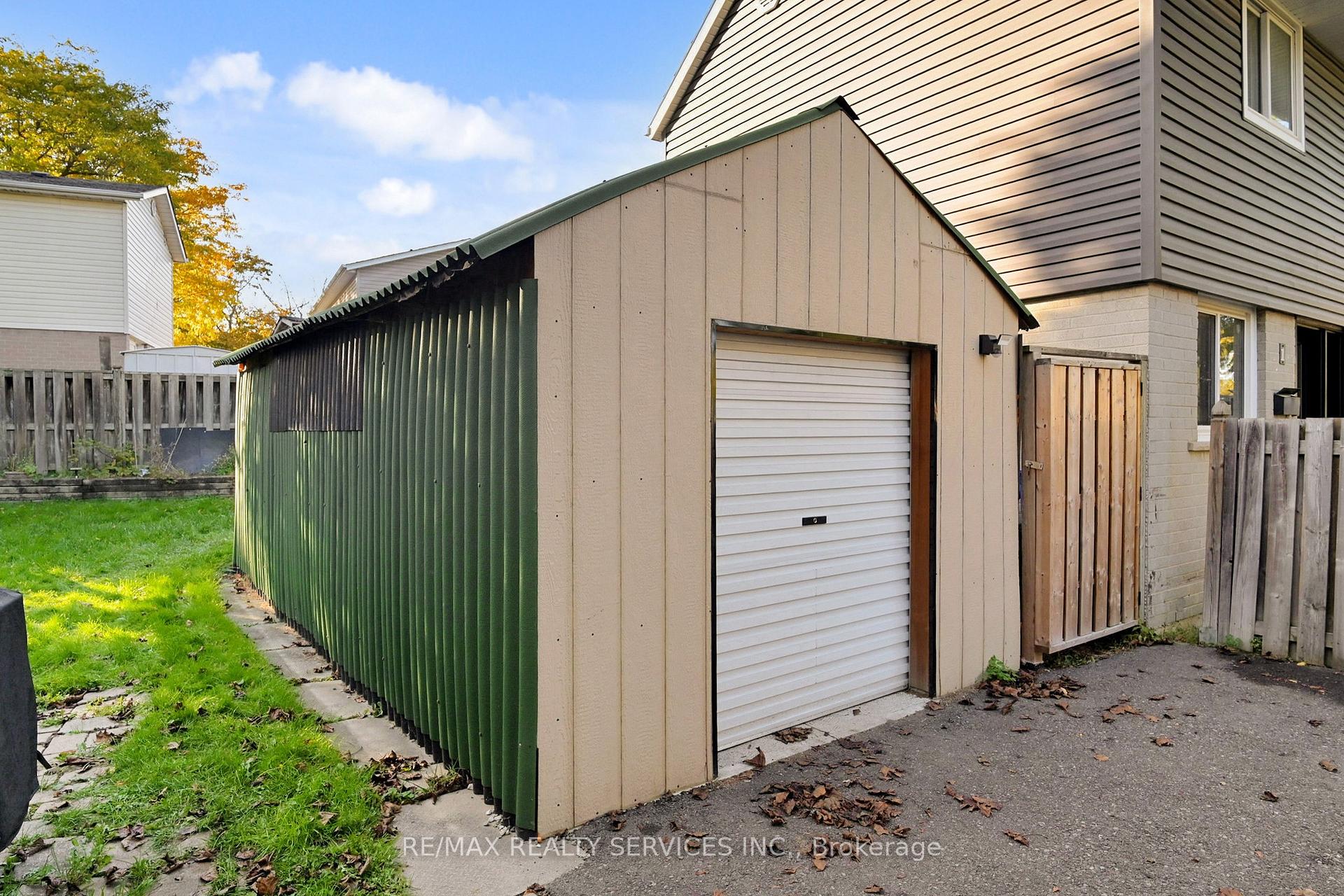 Photo 43 of 2 Hector Court, Brampton, Central Park — HOMEH