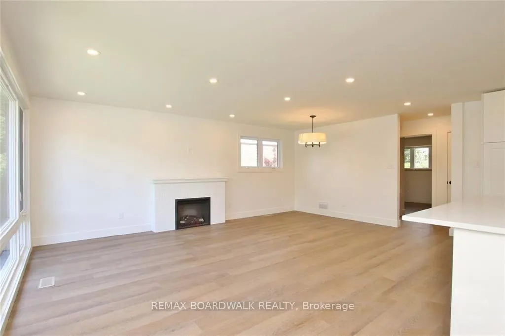 Photo 3 of Unit A, 1173 Tara Drive, Ottawa, Copeland Park — HOMEH