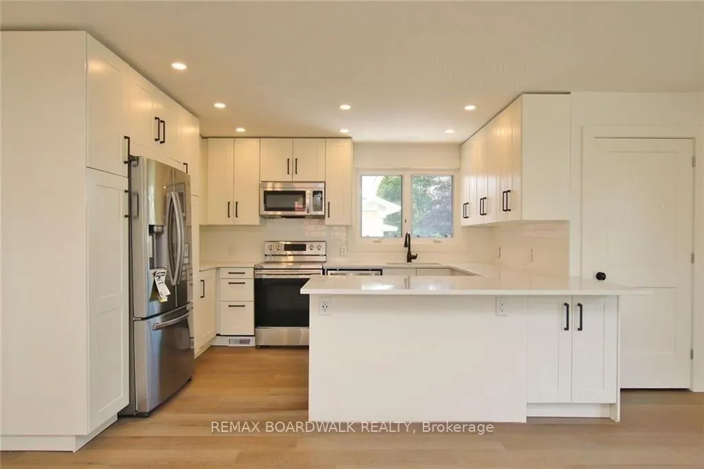 Photo 6 of Unit A, 1173 Tara Drive, Ottawa, Copeland Park — HOMEH