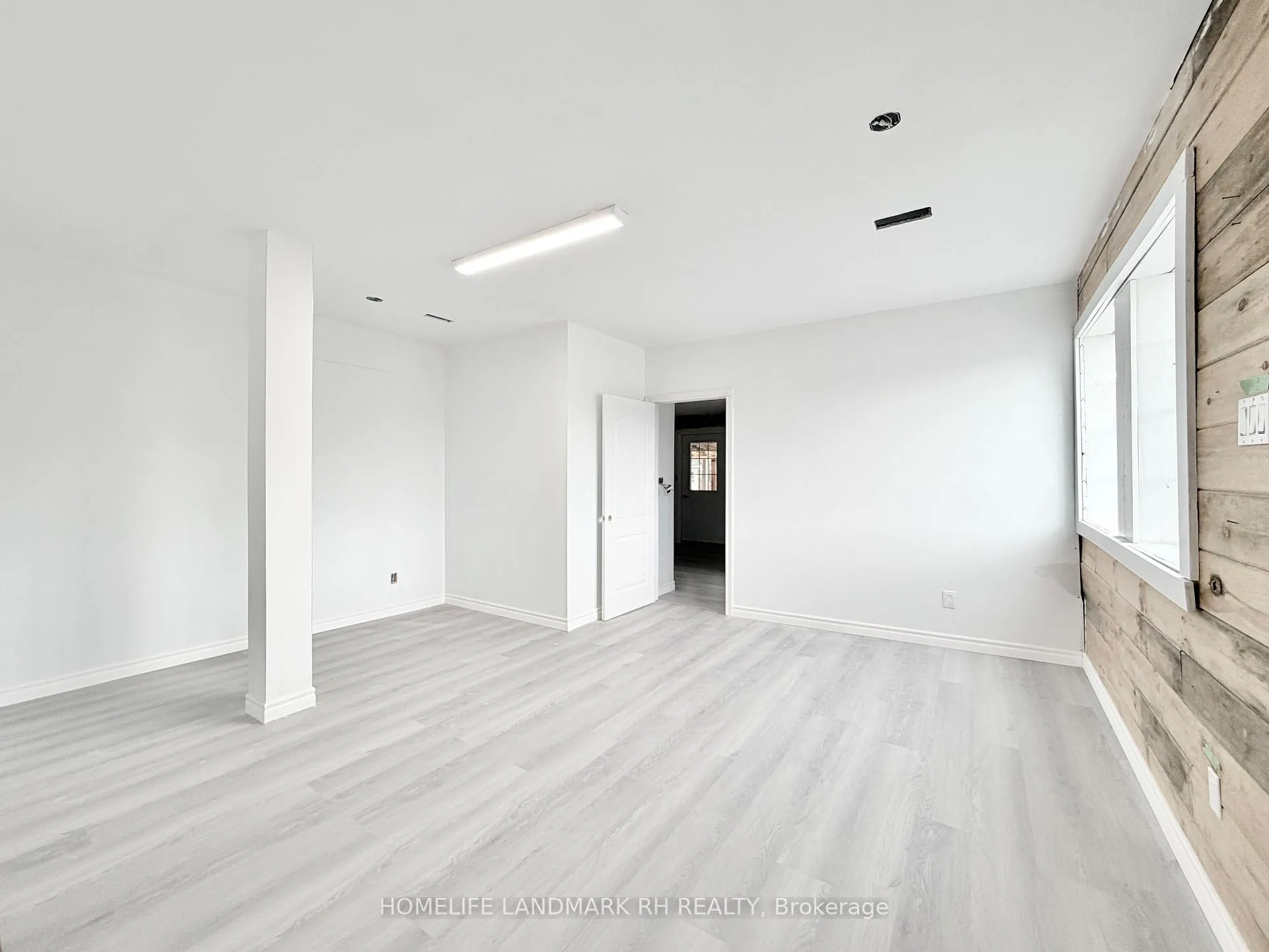 Photo 2 of Unit 103, 25066 Commodore Road, Brock, Beaverton — HOMEH