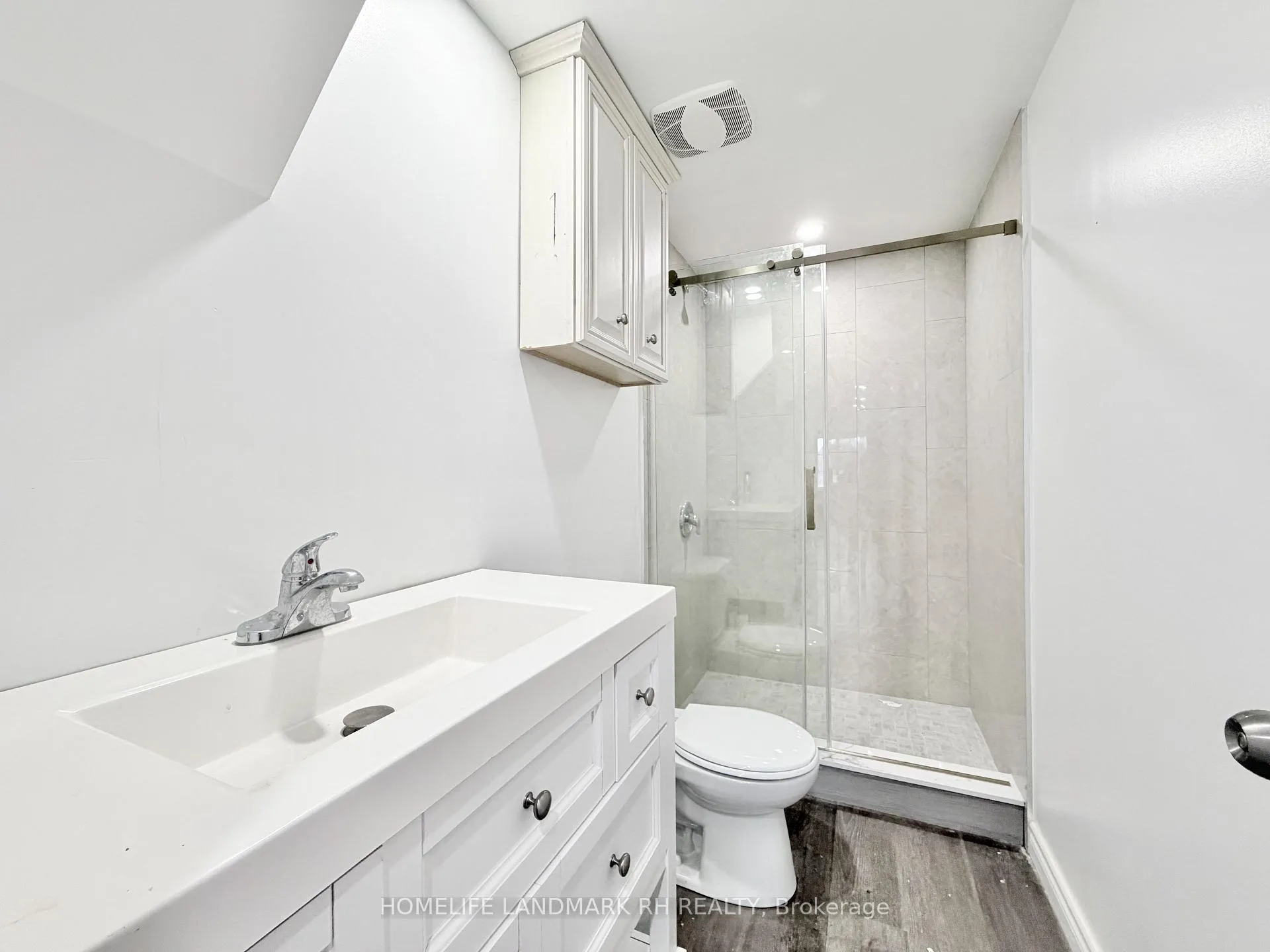 Photo 6 of Unit 103, 25066 Commodore Road, Brock, Beaverton — HOMEH