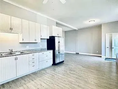 Front of Unit Unit A, 528 Lincoln Street