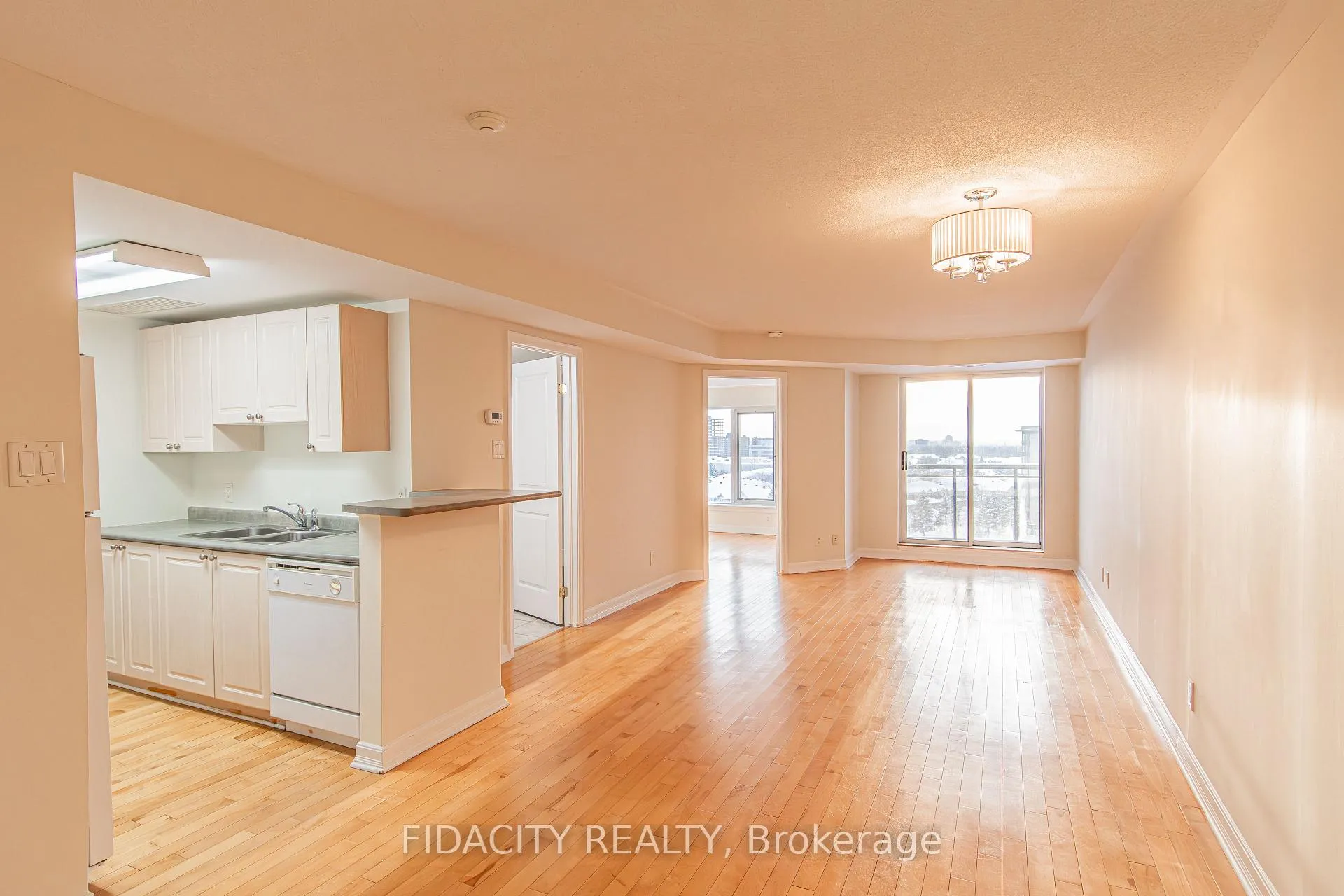 Photo 4 of Unit 9G, 310 Central Park Drive, Ottawa, Central Park — HOMEH
