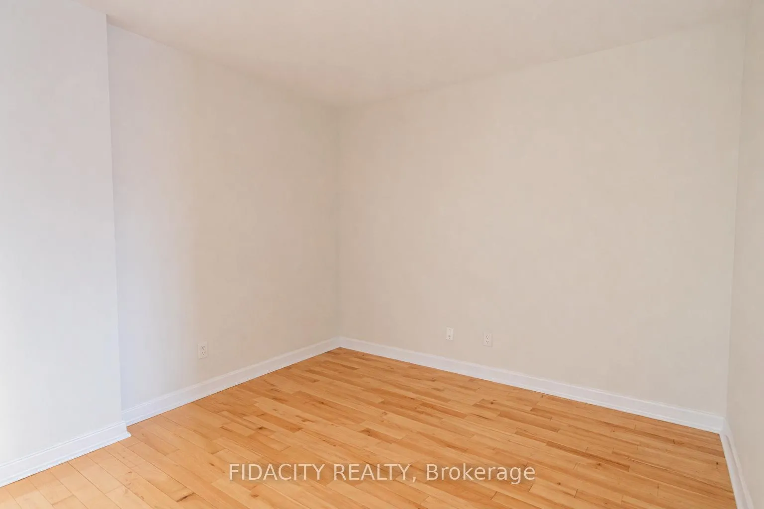 Photo 6 of Unit 9G, 310 Central Park Drive, Ottawa, Central Park — HOMEH