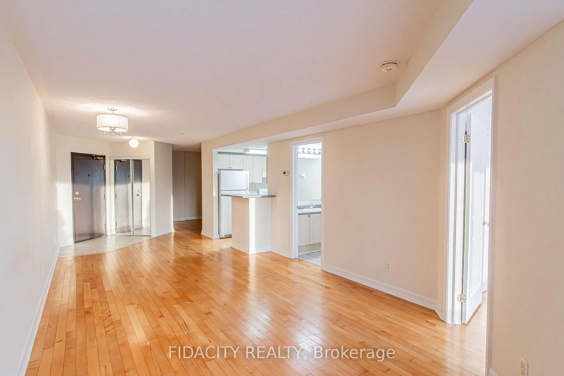 Photo 9 of Unit 9G, 310 Central Park Drive, Ottawa, Central Park — HOMEH
