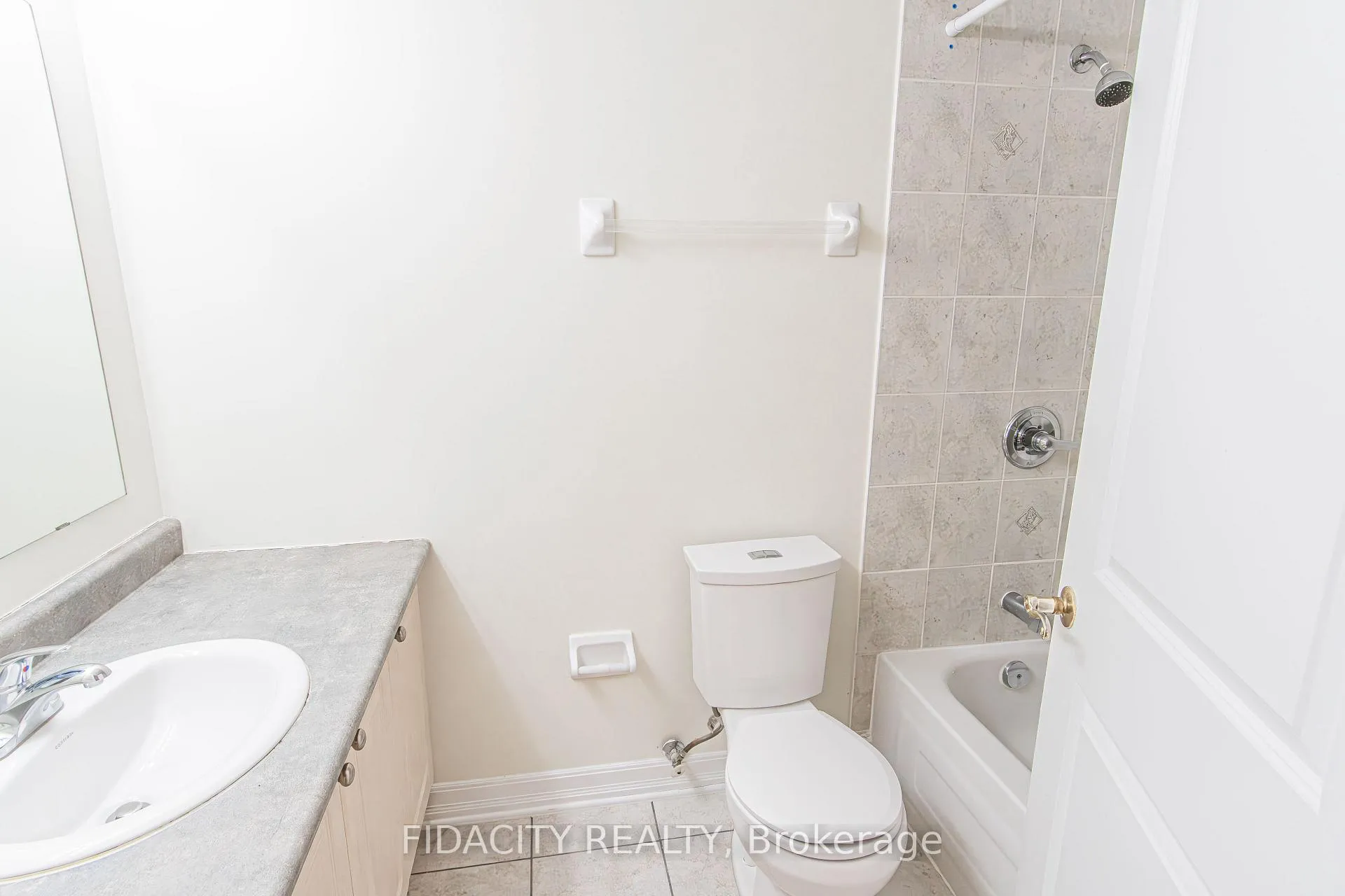 Photo 12 of Unit 9G, 310 Central Park Drive, Ottawa, Central Park — HOMEH